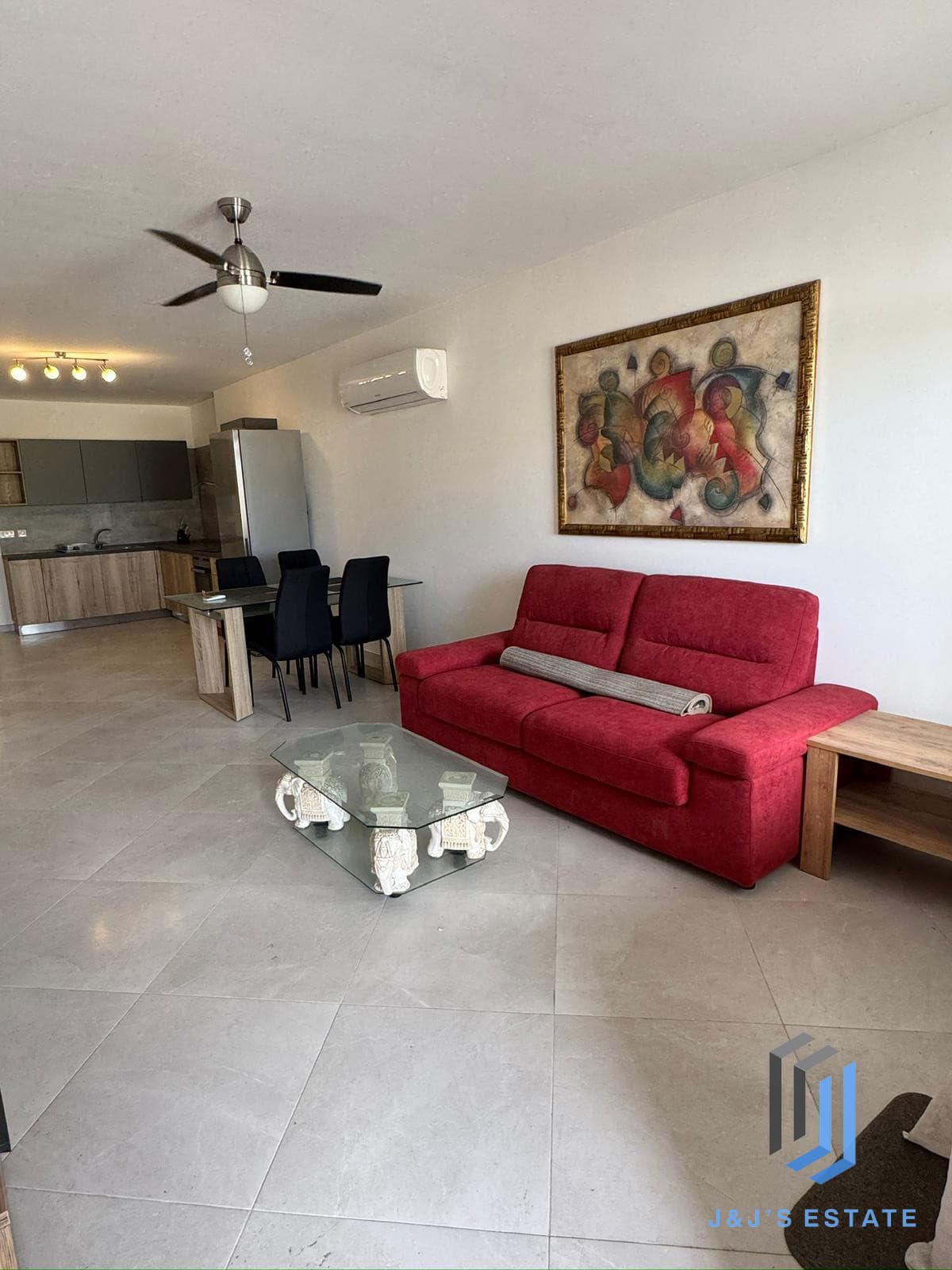 Modern Two Bedroom Ground Floor with Pool · 10