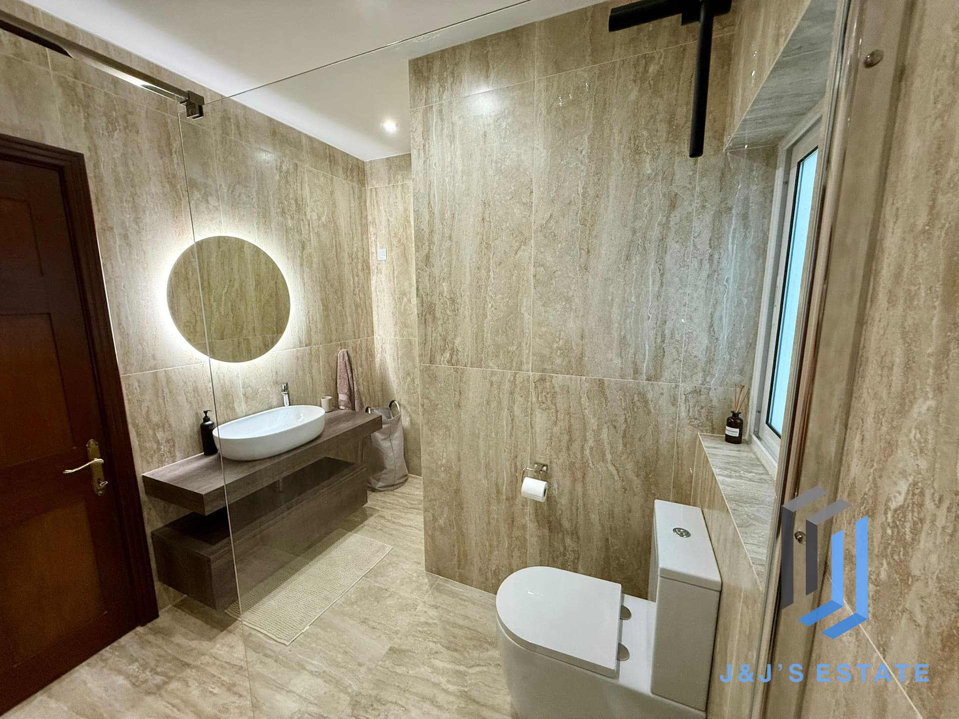 Three-bedroom furnished apartment in Kirkop, near airport · 16