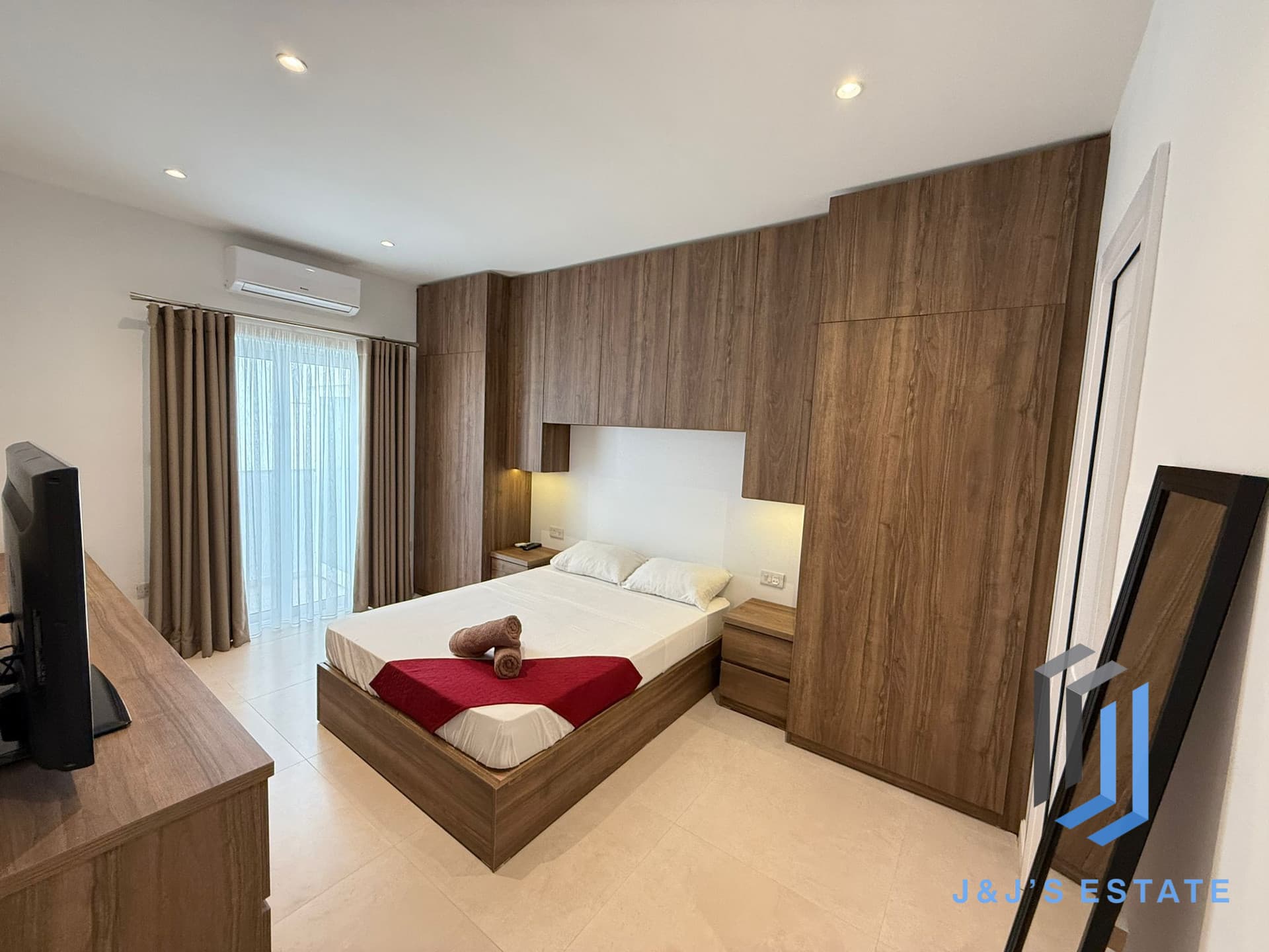 Three-bedroom furnished apartment in Kirkop, near airport · 8