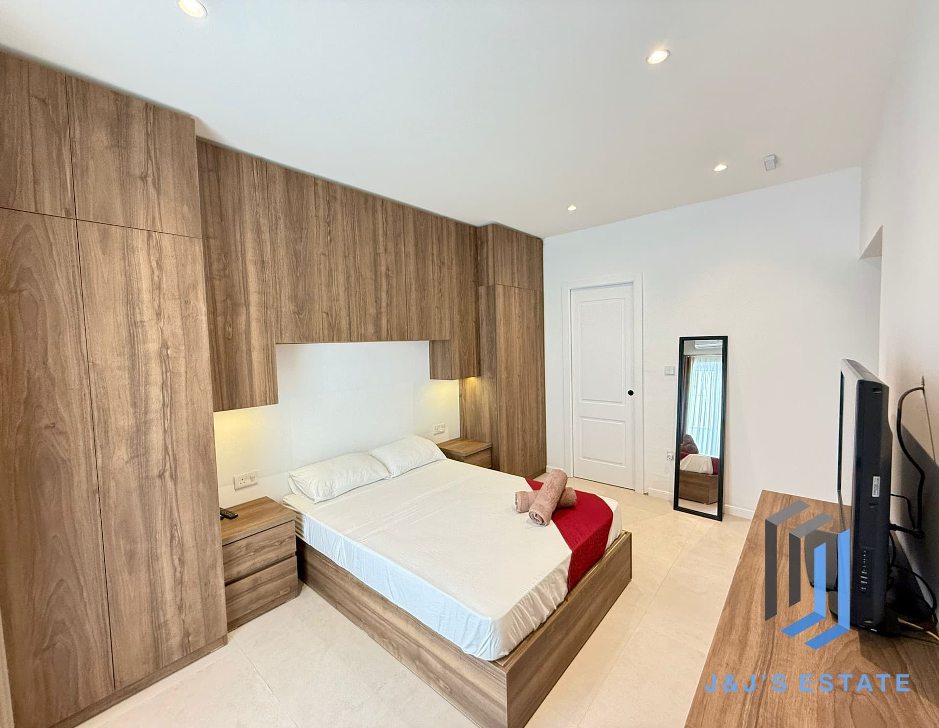 Three-bedroom furnished apartment in Kirkop, near airport · 9