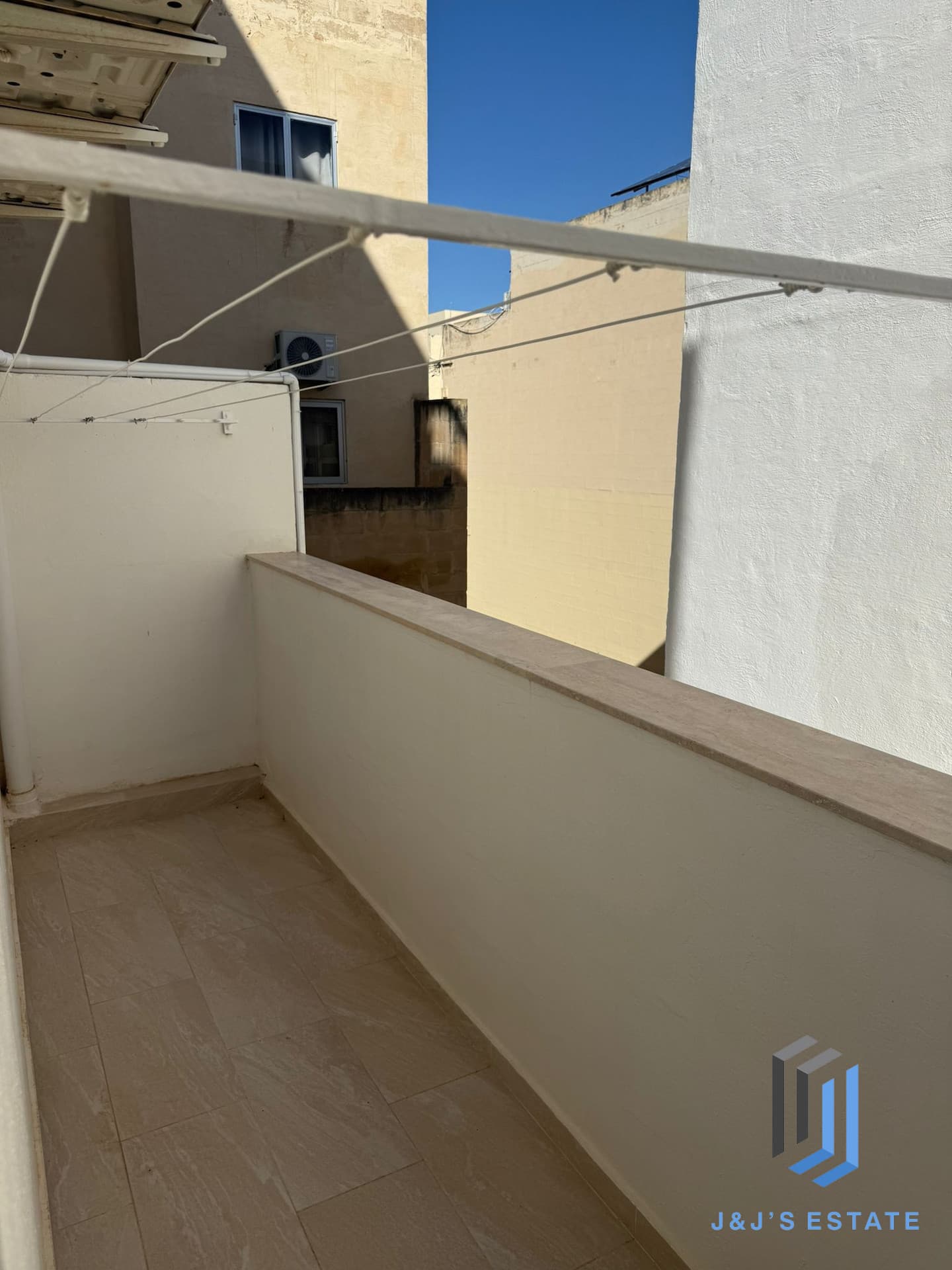 Three-bedroom furnished apartment in Kirkop, near airport · 13