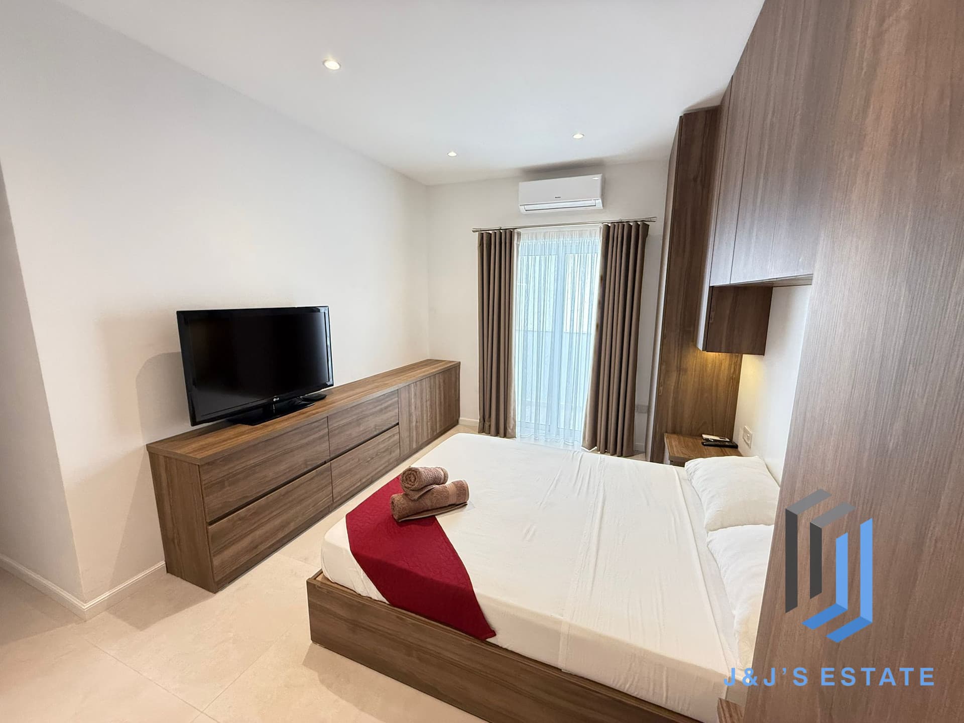 Three-bedroom furnished apartment in Kirkop, near airport · 10