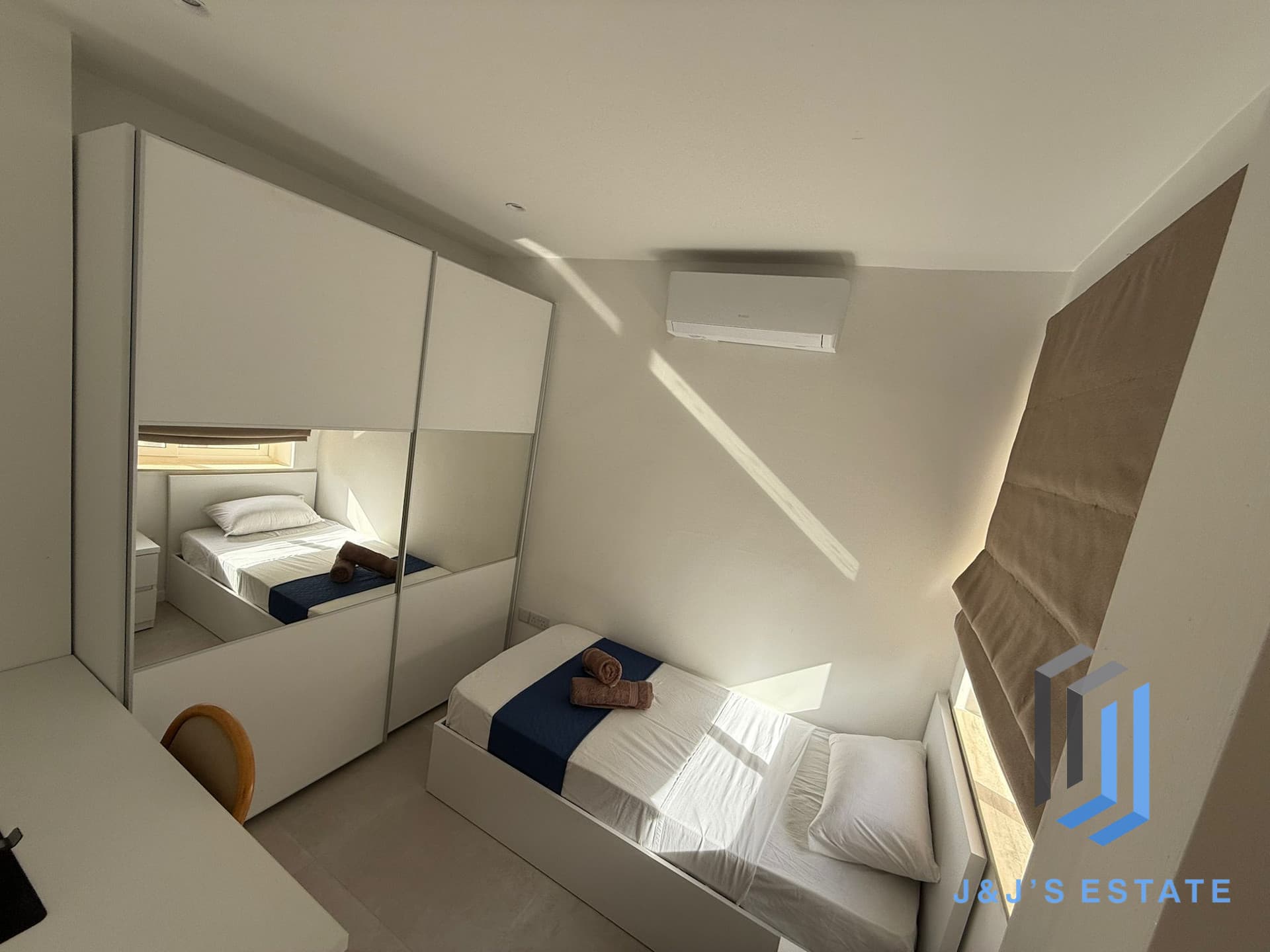 Three-bedroom furnished apartment in Kirkop, near airport · 12