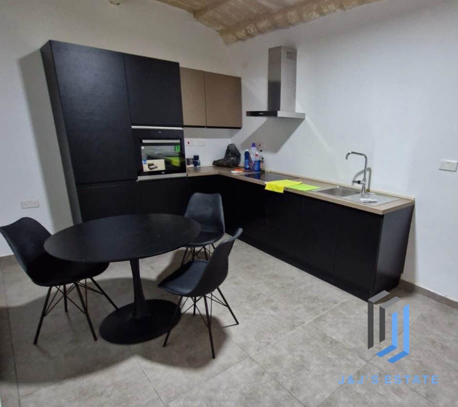 Fully Furnished Four Bedroom House Of Character in Central Birkirkara · 3
