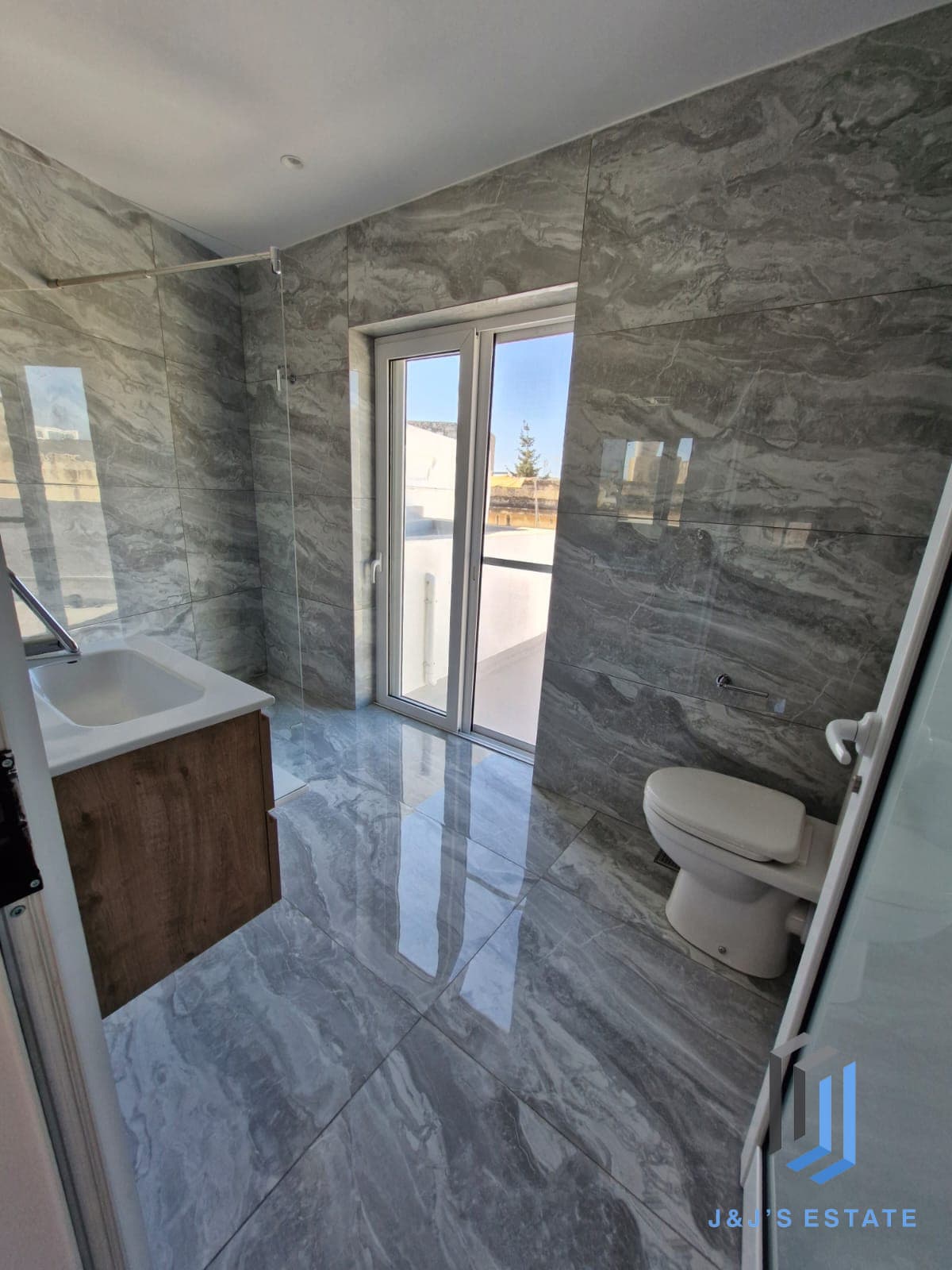 Fully Furnished Four Bedroom House Of Character in Central Birkirkara · 8