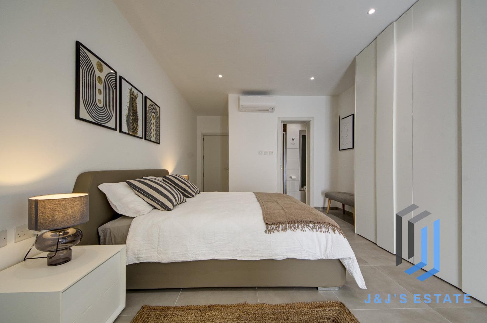 Fully Furnished Two Bedroom Maisonette in Historic Birgu · 10
