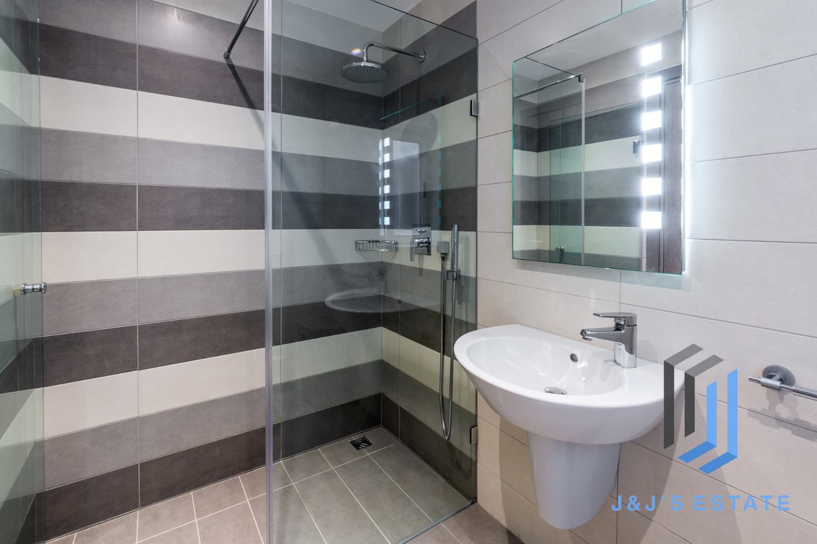 Fully furnished three-bedroom apartment in Ibragg, Swieqi · 12