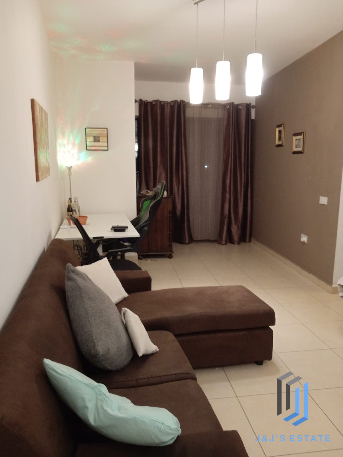 Fully furnished two‑bedroom penthouse with terrace in Msida · 8
