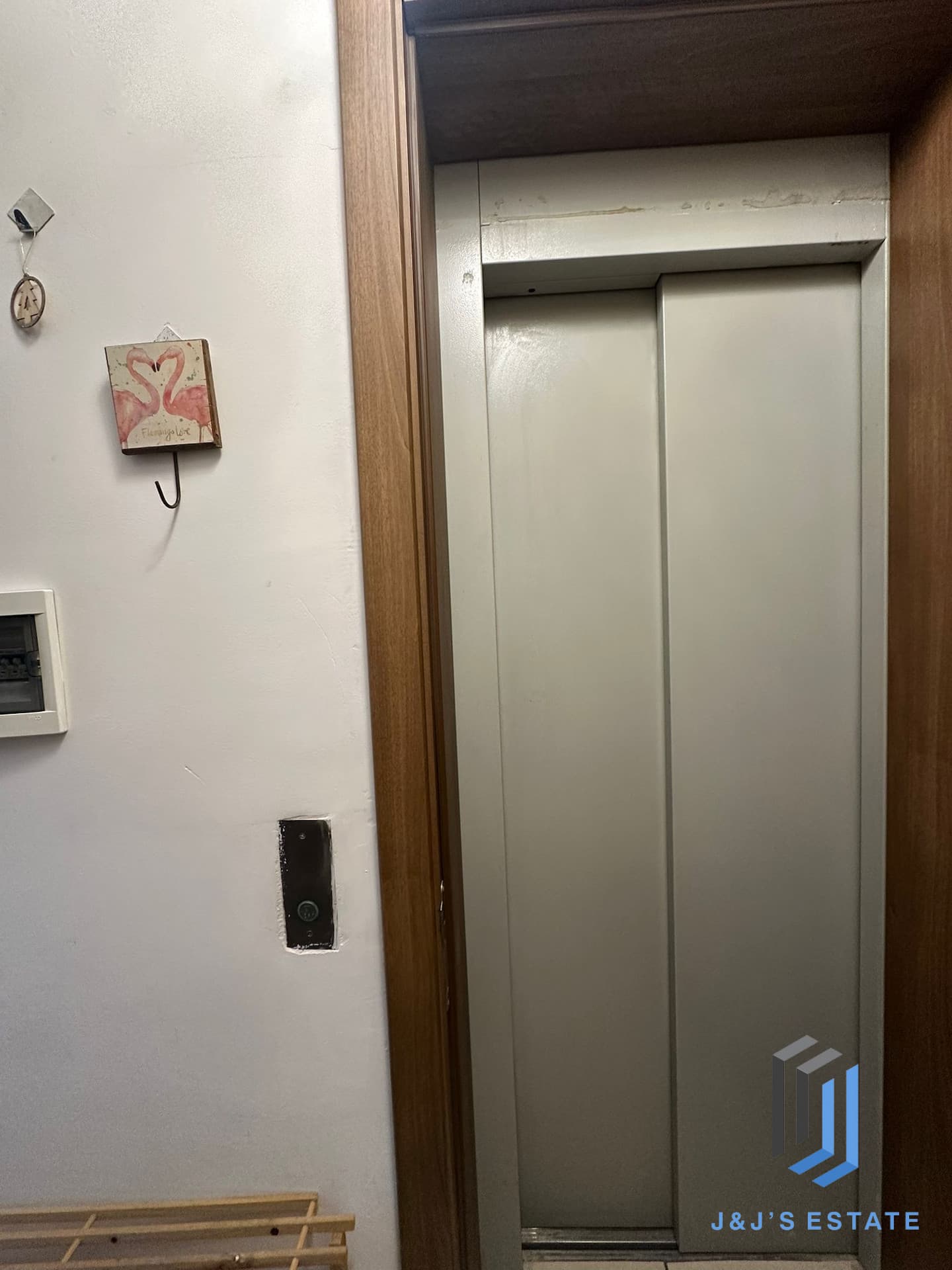 Fully furnished two‑bedroom penthouse with terrace in Msida · 9