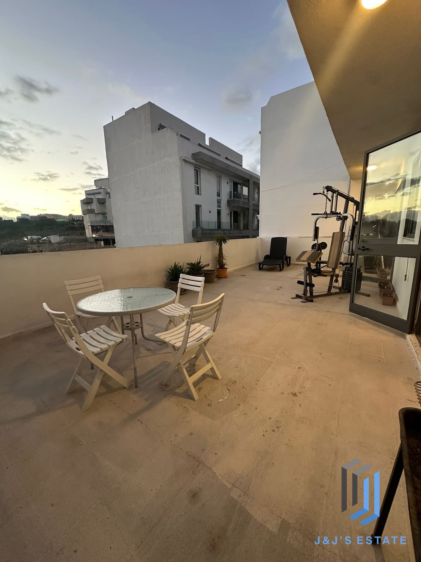 Fully furnished two‑bedroom penthouse with terrace in Msida · 13