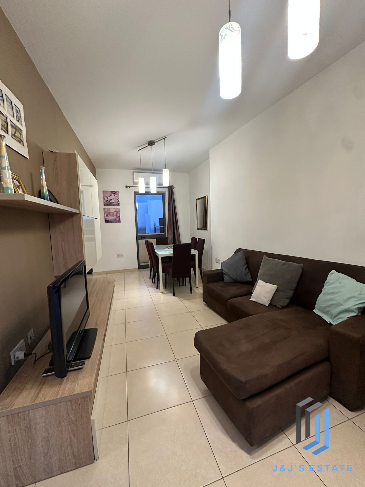 Fully furnished two‑bedroom penthouse with terrace in Msida · 15