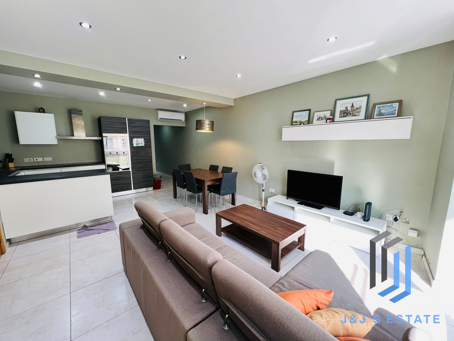 Fully Furnished Three Bedroom Apartment in Swieqi Central