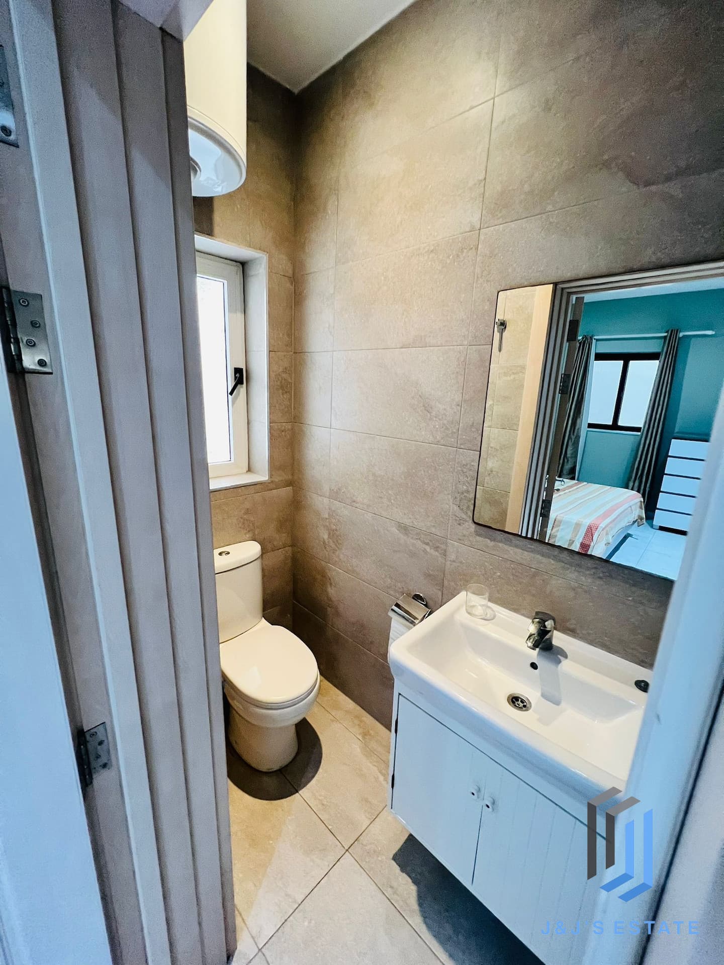 Fully Furnished Three Bedroom Apartment in Swieqi Central · 6