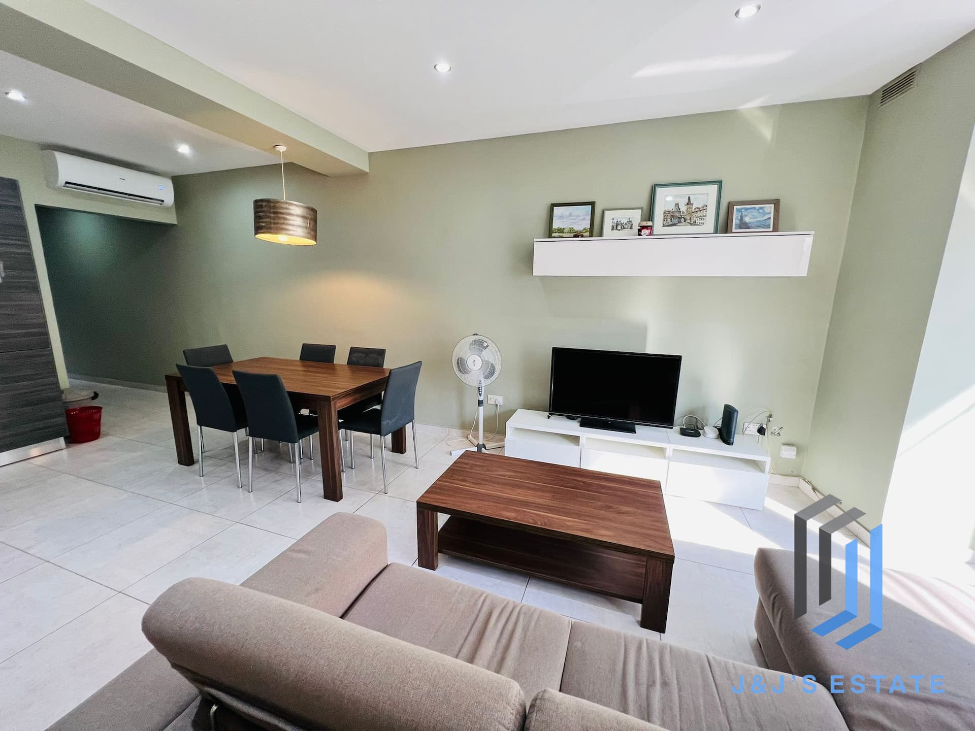 Fully Furnished Three Bedroom Apartment in Swieqi Central · 3