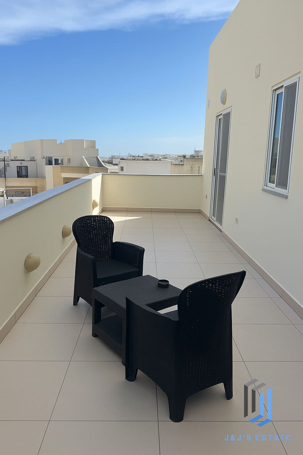 Modern Furnished Penthouse with in San Gwann · 3