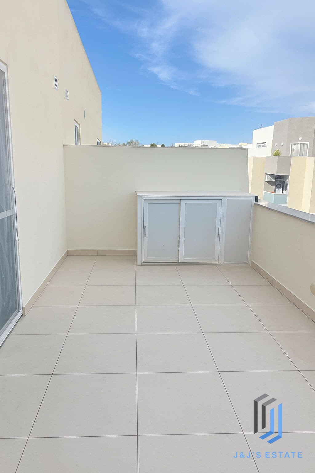 Modern Furnished Penthouse with in San Gwann · 4