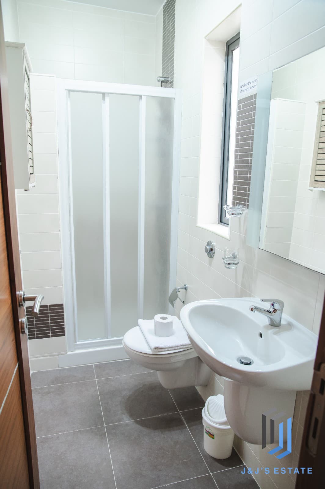 Spacious Furnished Apartment with Three Bedrooms in Ibragg · 13