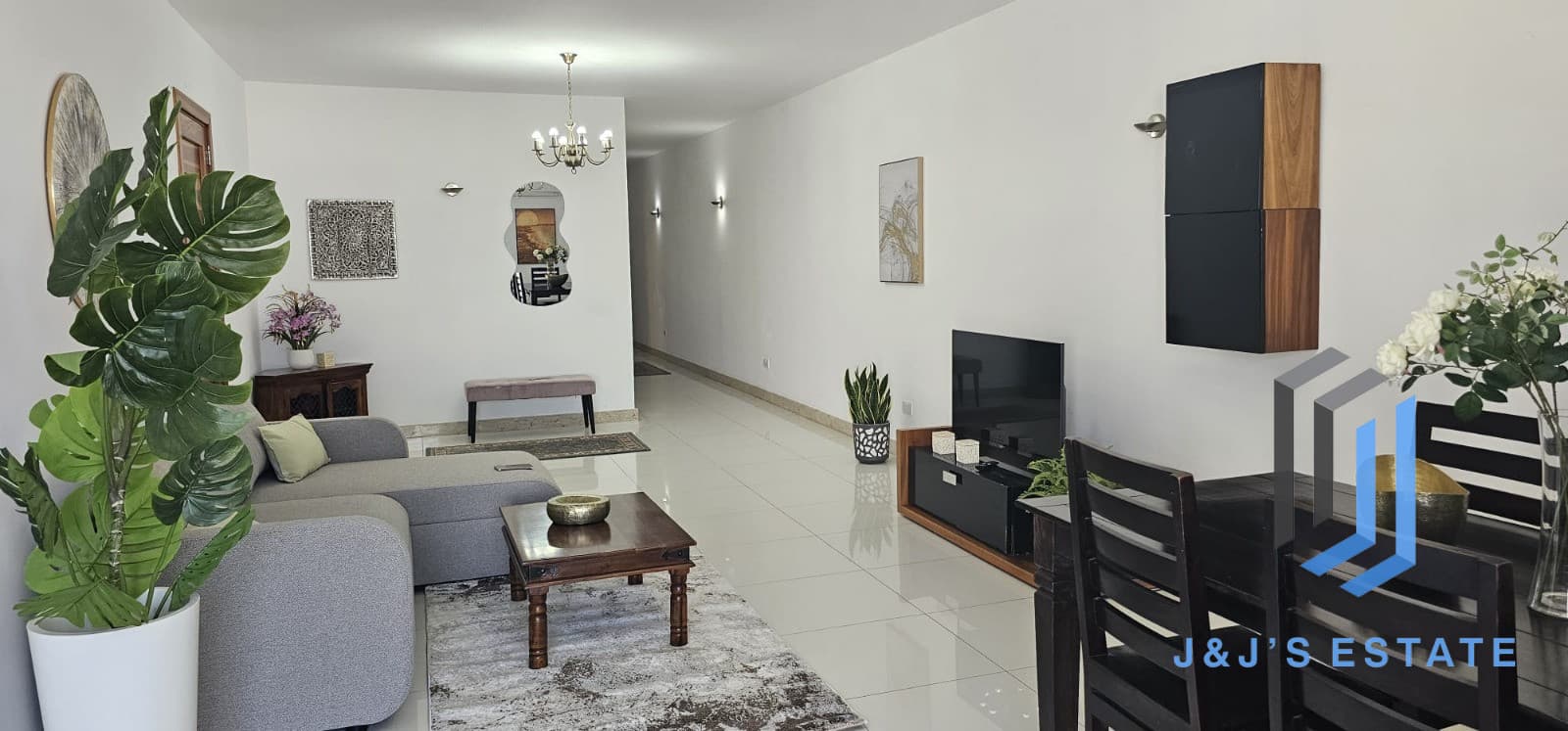 Spacious Furnished Apartment with Three Bedrooms in Ibragg