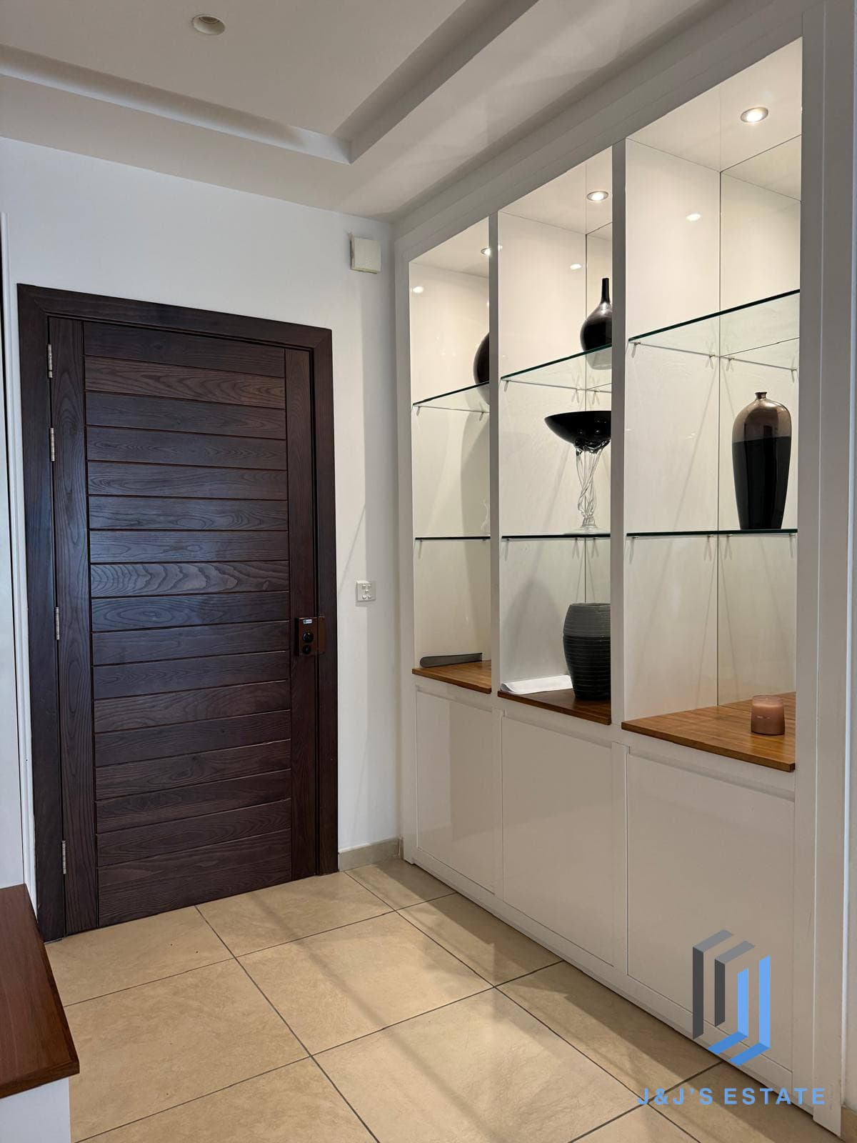 Spacious Furnished Sliema Apartment with Pool Access · 7