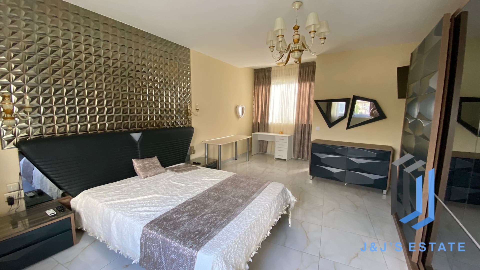 Modern Penthouse With Pool in Lively St Julians · 6