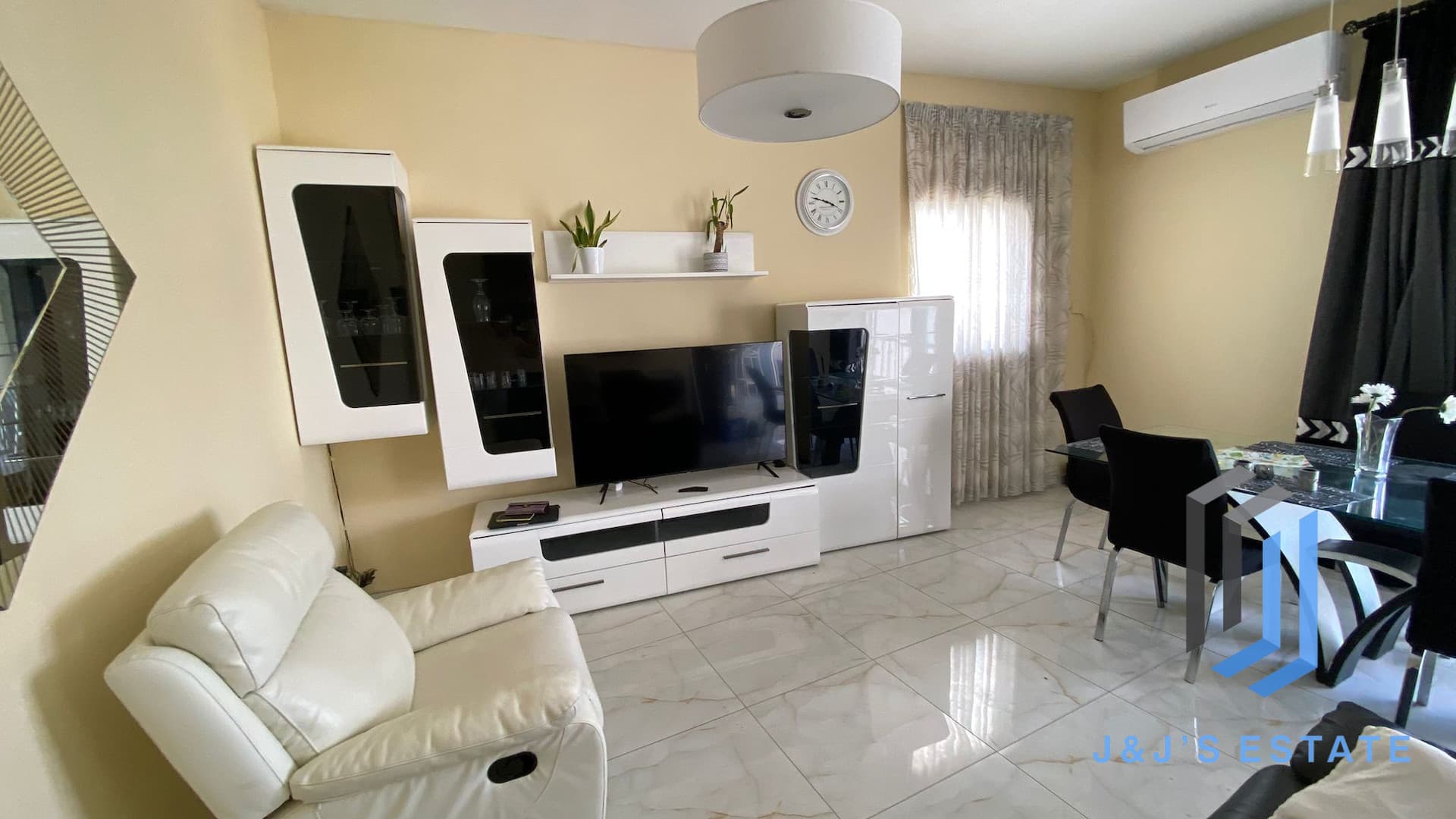 Modern Penthouse With Pool in Lively St Julians · 9