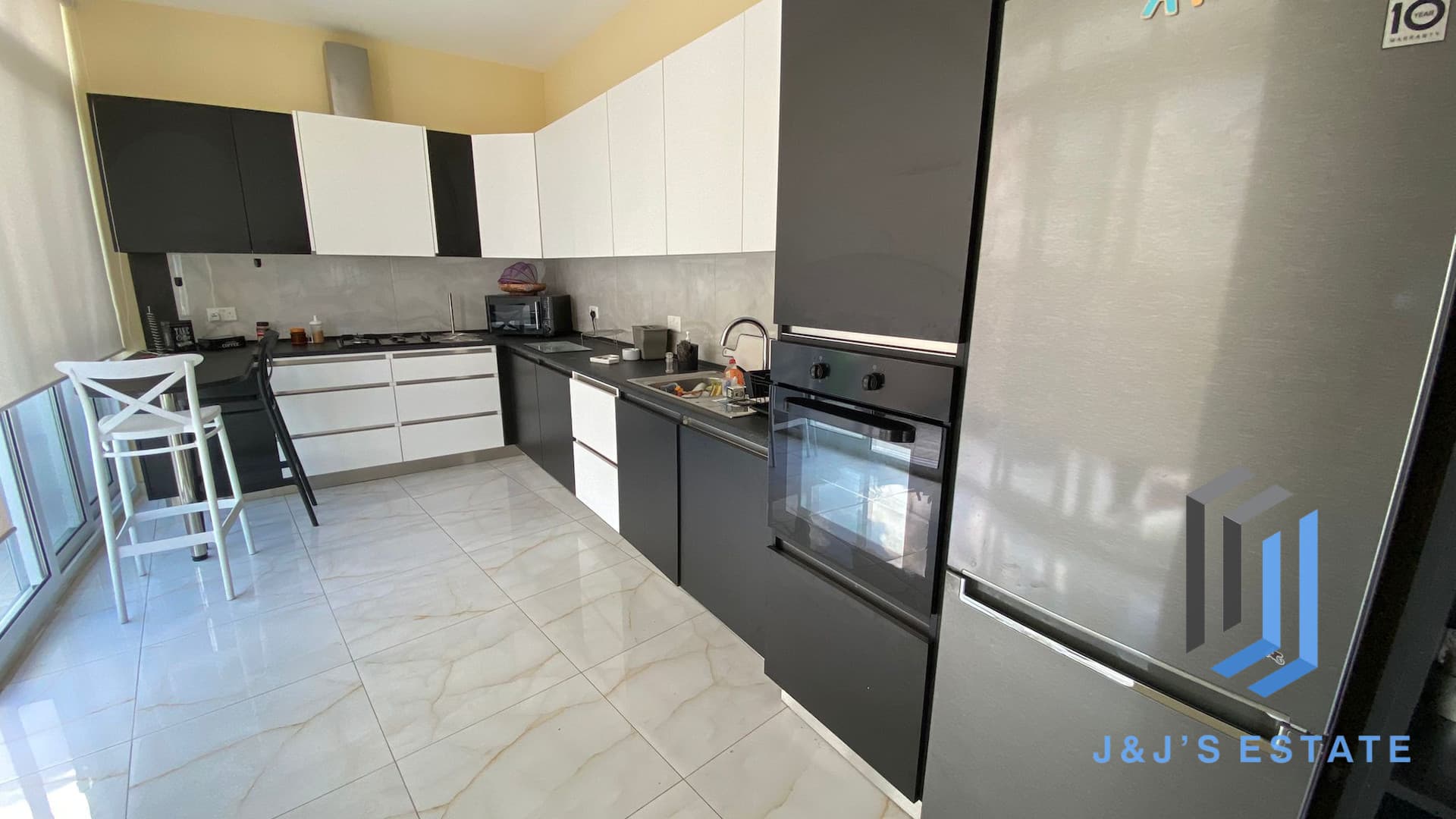 Modern Penthouse With Pool in Lively St Julians · 13