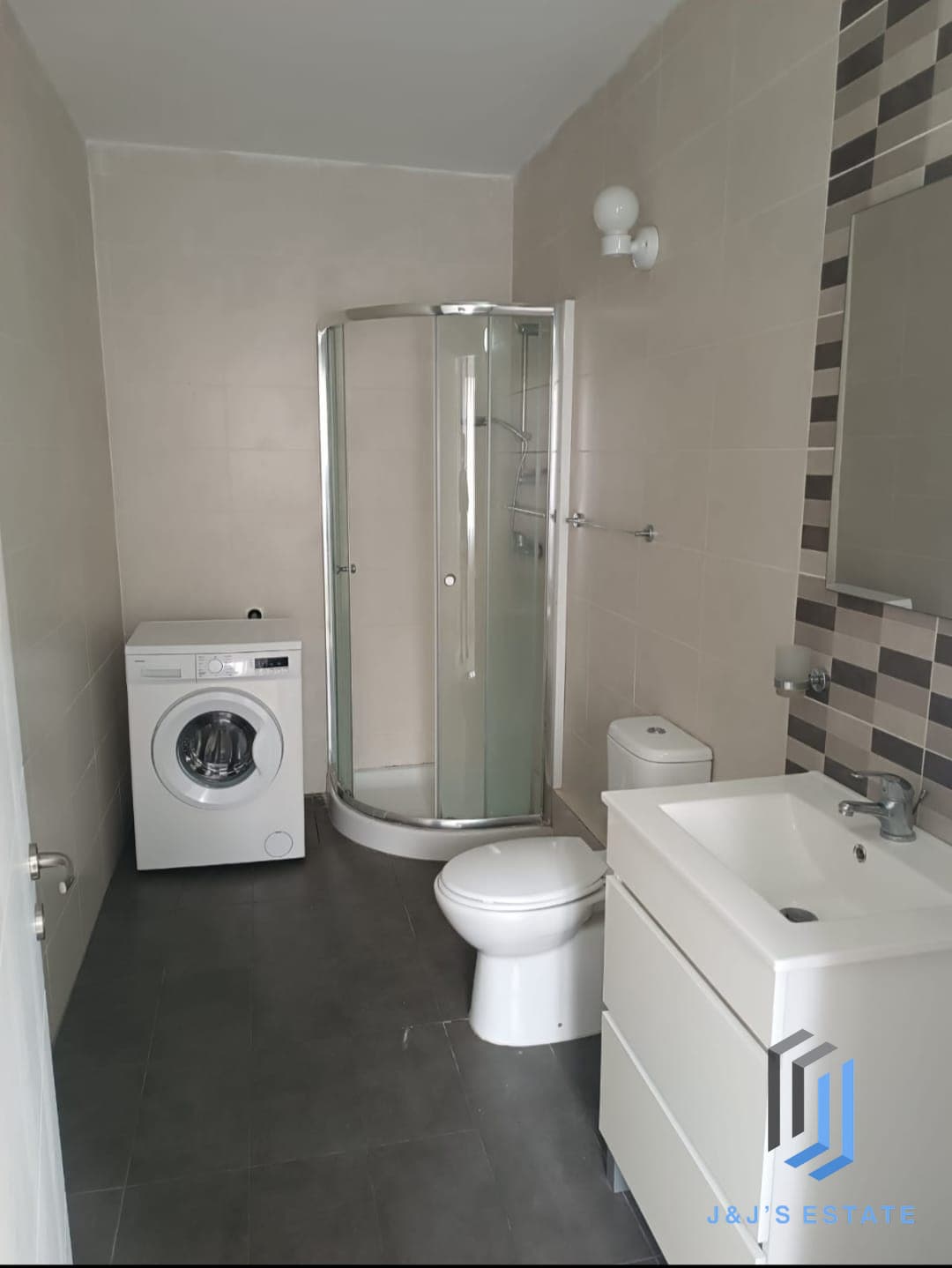 Fully Furnished Duplex with 2 Bedrooms in Zebbug · 4