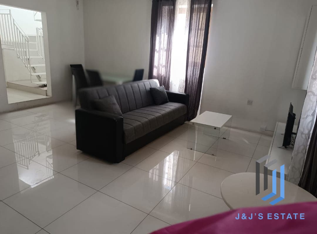 Fully Furnished Duplex with 2 Bedrooms in Zebbug · 2