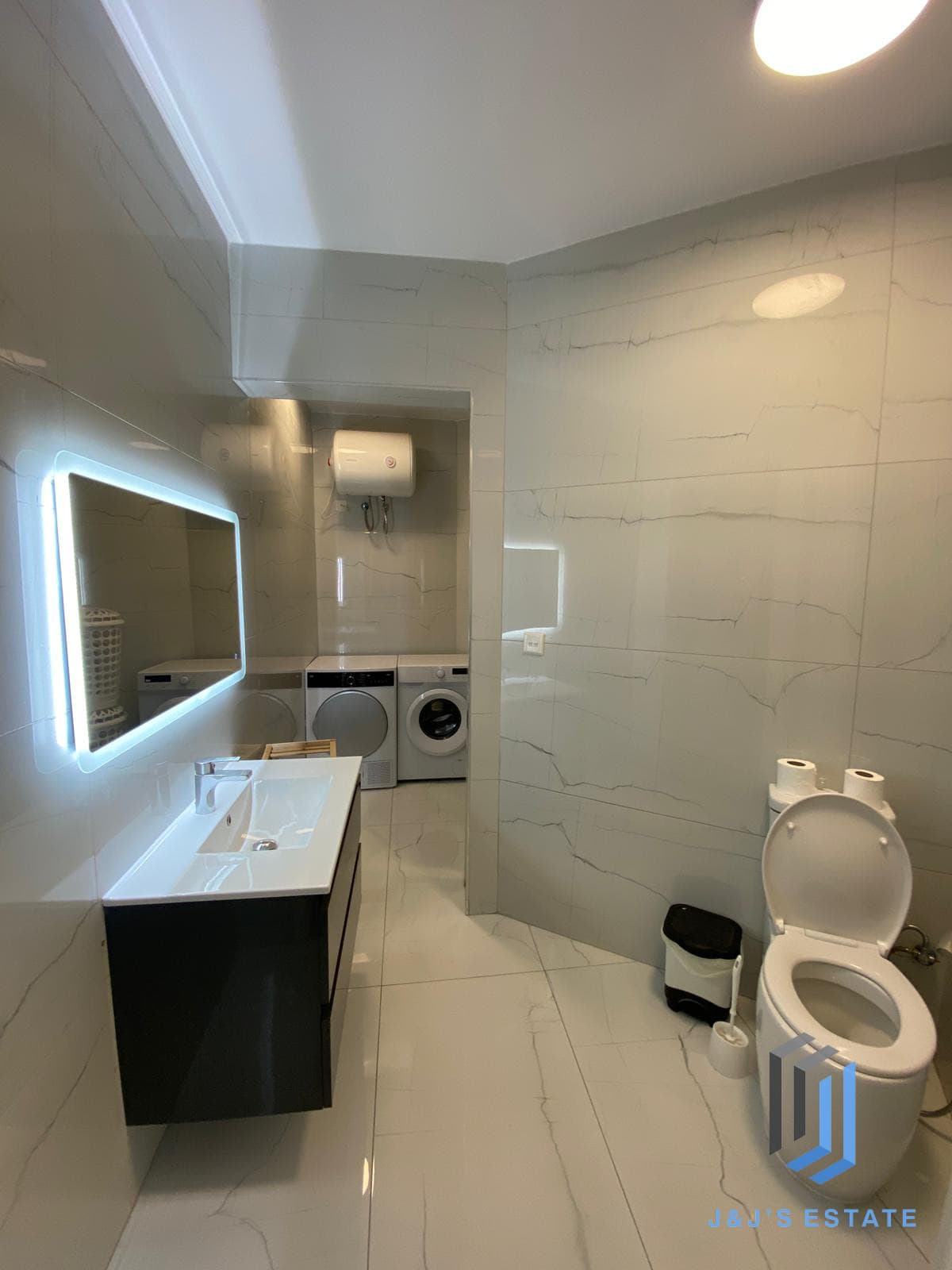 Fully Furnished Three Bedroom Apartment in Central Gzira · 4