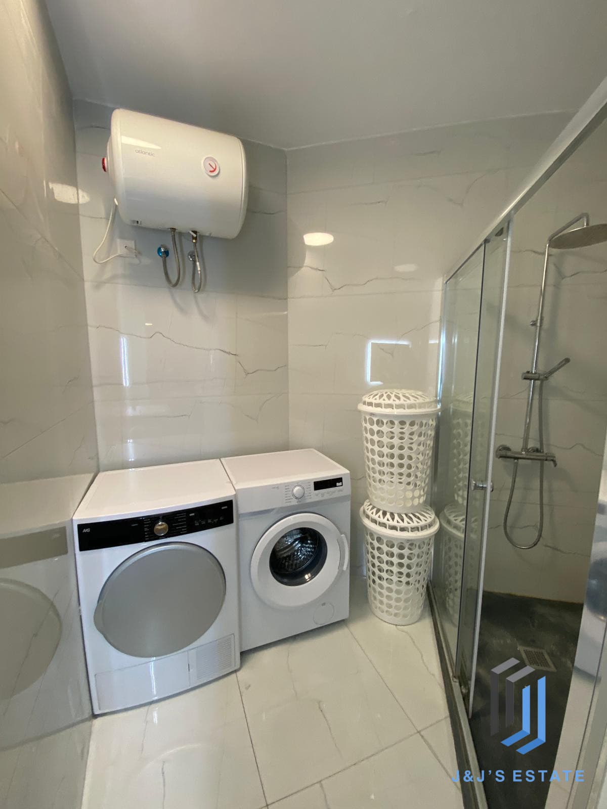 Fully Furnished Three Bedroom Apartment in Central Gzira · 5