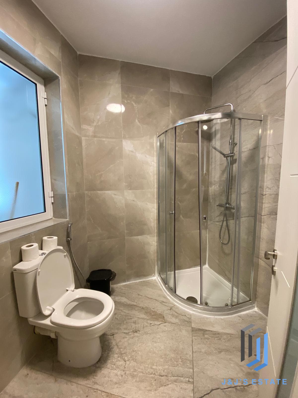 Fully Furnished Three Bedroom Apartment in Central Gzira · 10
