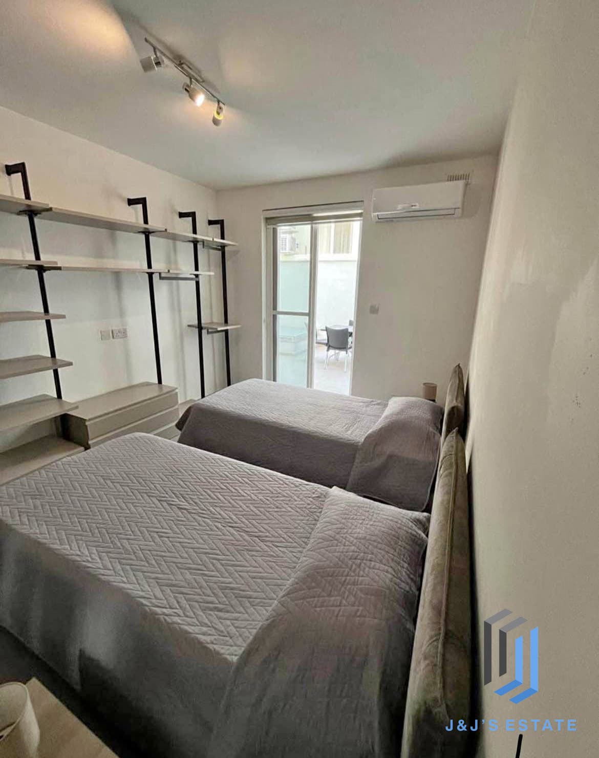 Fully Furnished Two Bedroom Apartment in Swieqi · 3