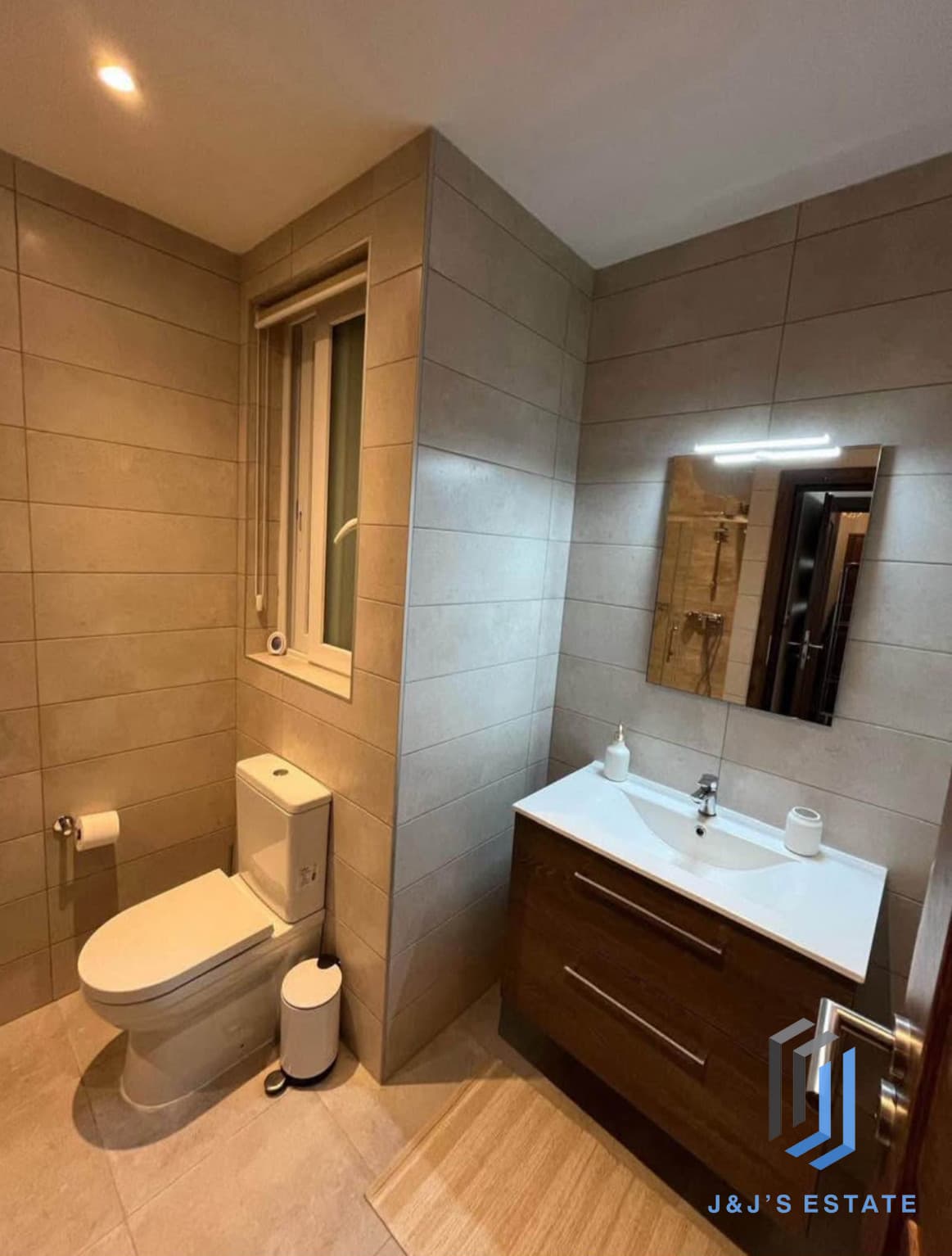 Fully Furnished Two Bedroom Apartment in Swieqi · 6