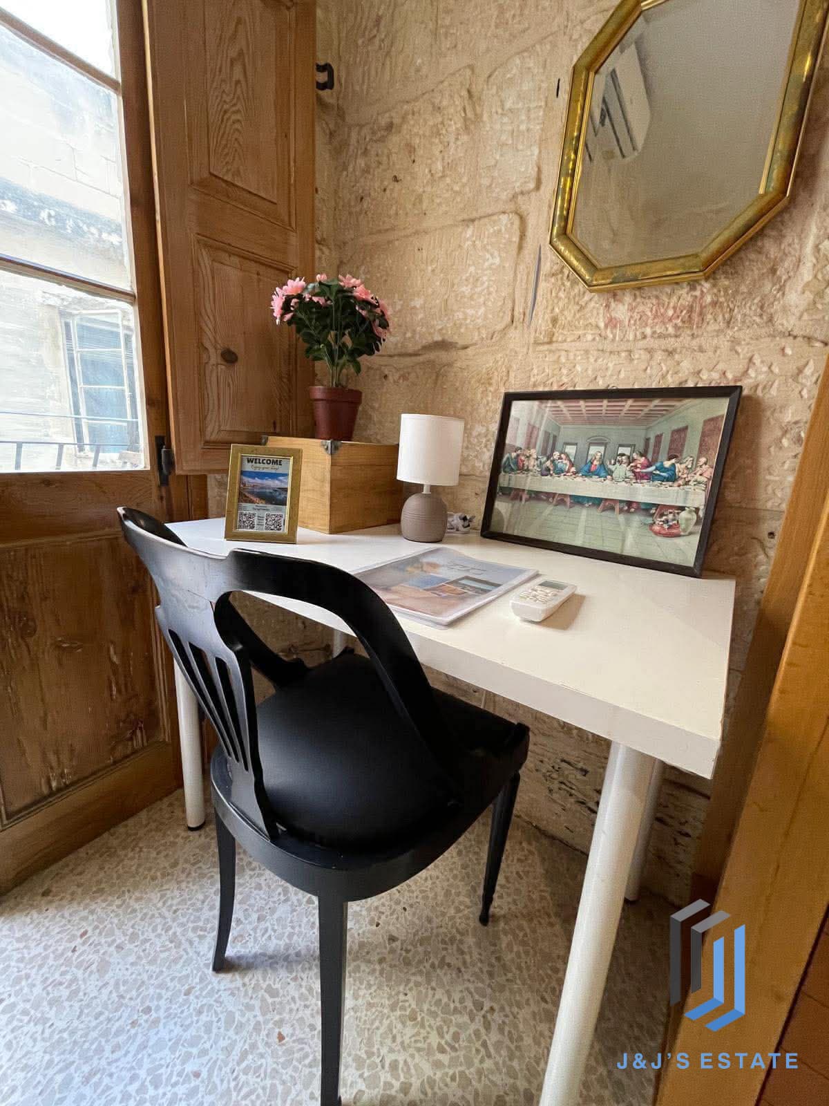 Seafront Fully Furnished Casa de Piedra in Sliema · 8
