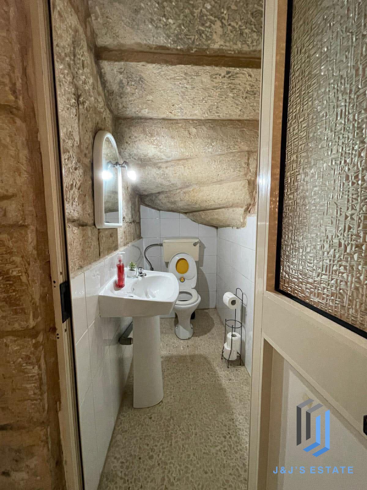 Seafront Fully Furnished Casa de Piedra in Sliema · 12