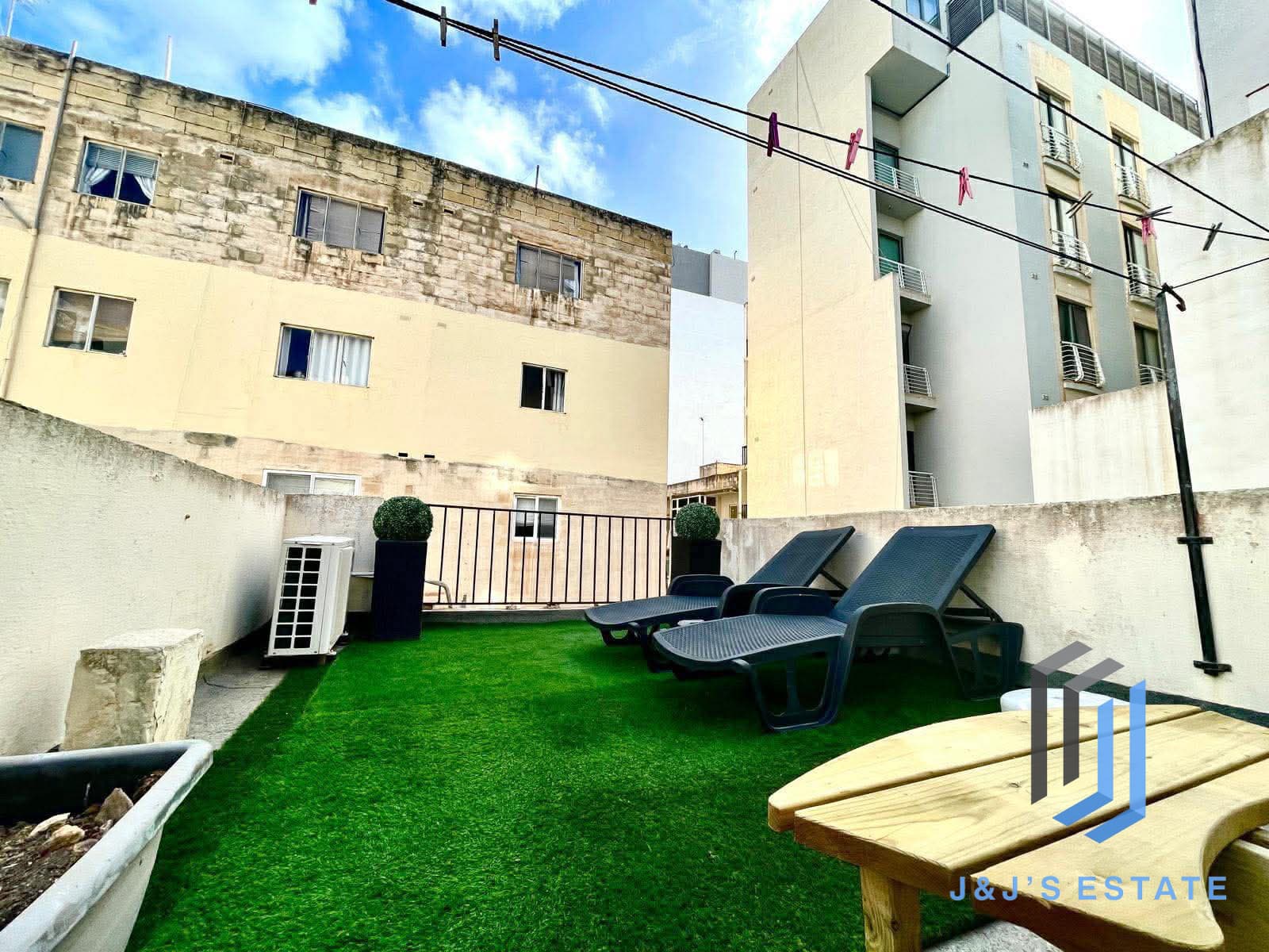 Seafront Fully Furnished Casa de Piedra in Sliema · 13