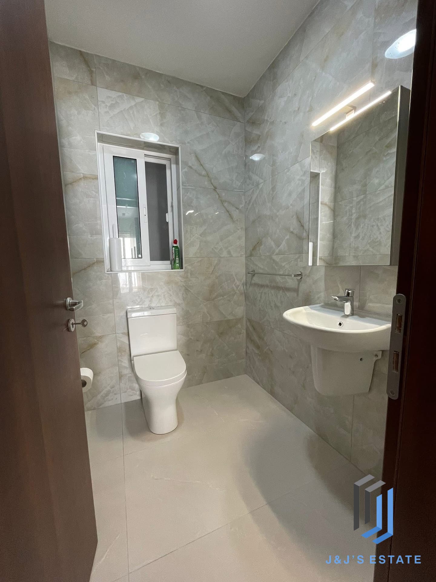 Fully Furnished Two Bedroom Apartment in Gzira · 9