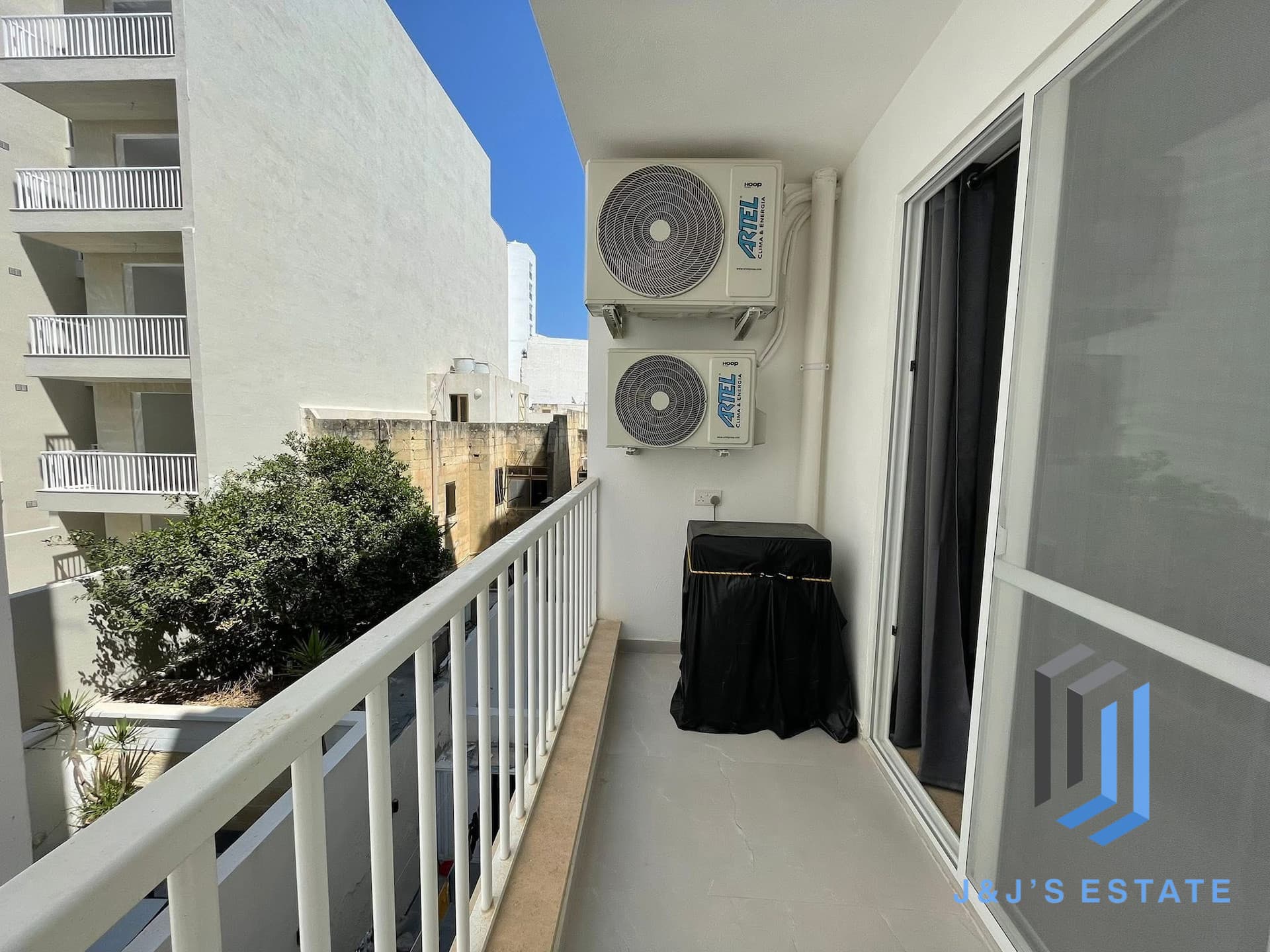 Fully Furnished Two Bedroom Apartment in Gzira · 7