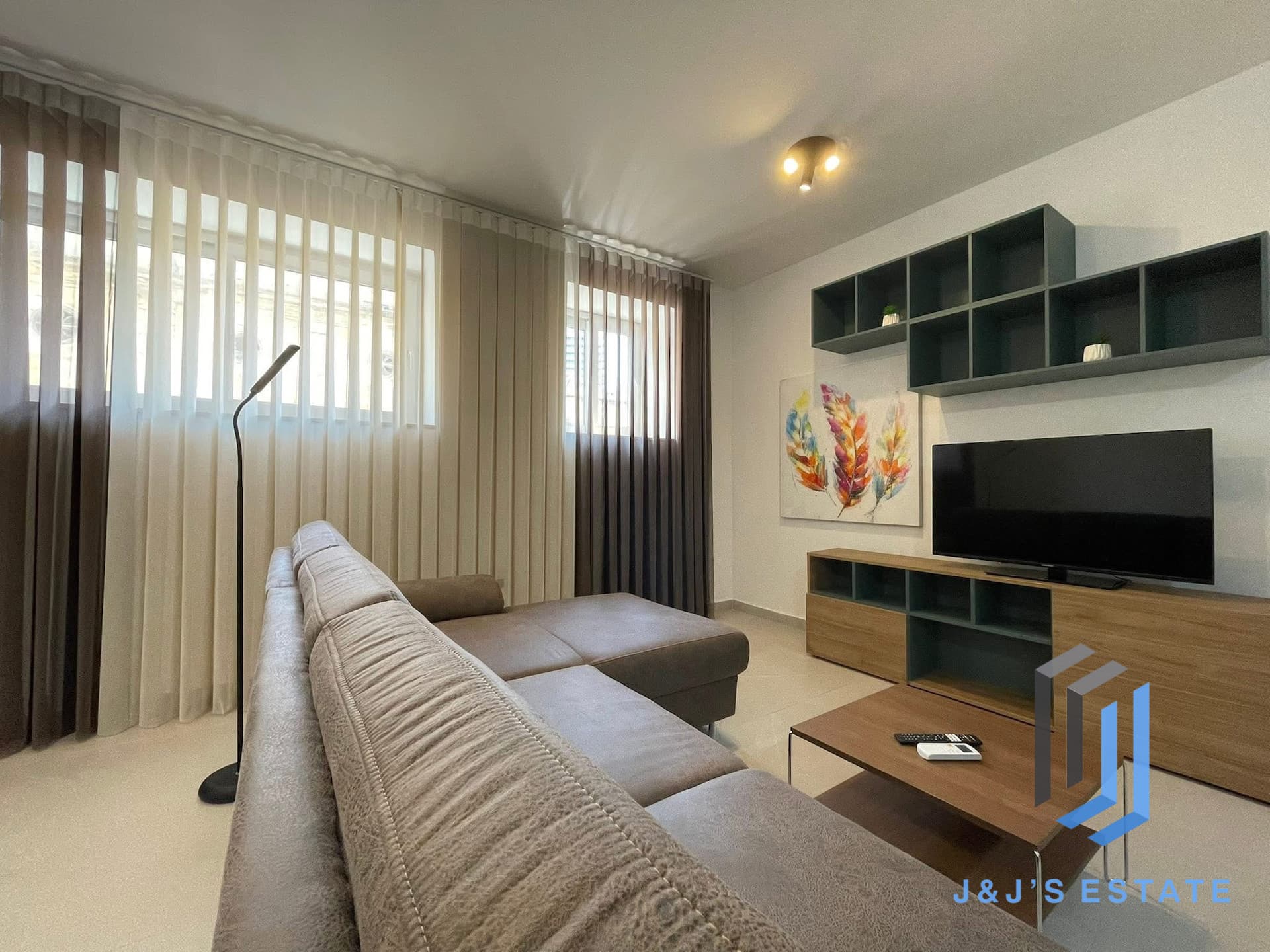 Fully Furnished Two Bedroom Apartment in Gzira · 4