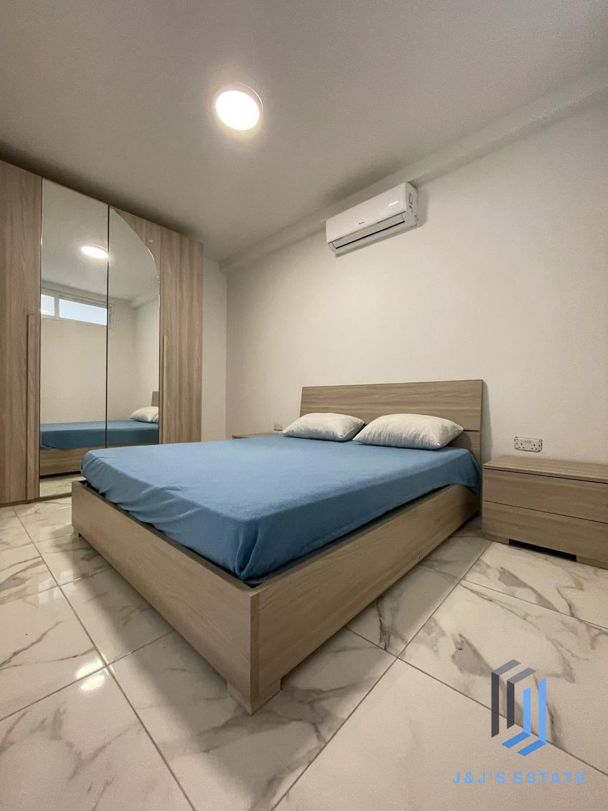 Fully Furnished Penthouse Apartment in Central San Gwann · 2