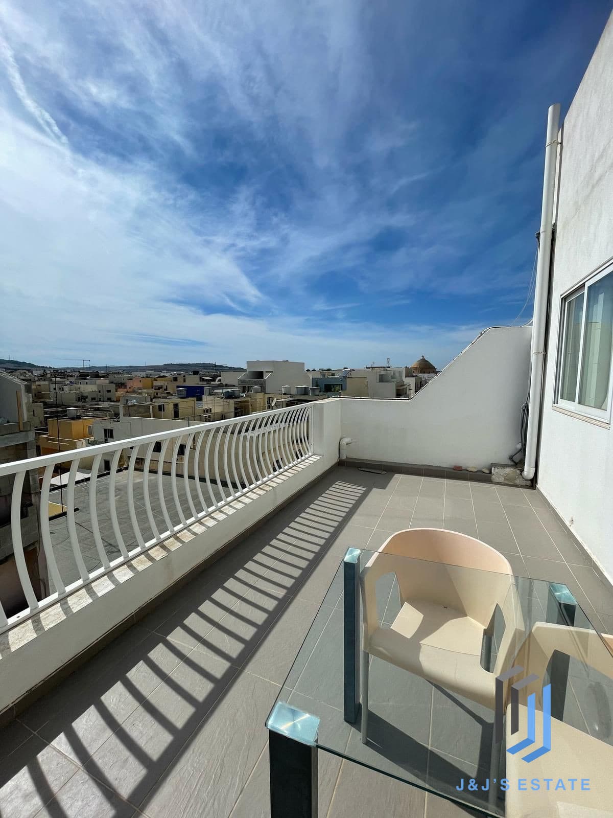 Fully Furnished Penthouse Apartment in Central San Gwann