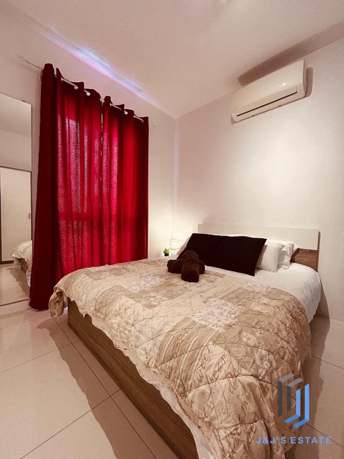 Fully Furnished Two Bedroom Apartment in Central Gzira · 10