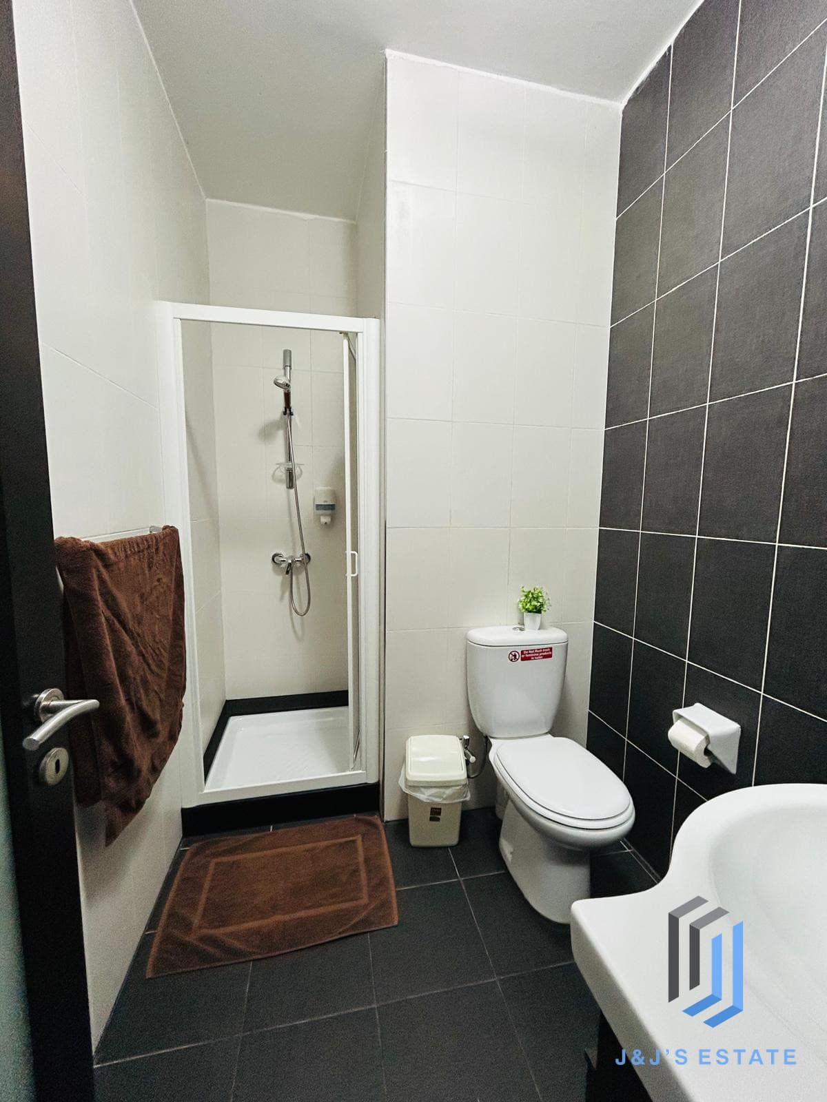 Fully Furnished Two Bedroom Apartment in Central Gzira · 16