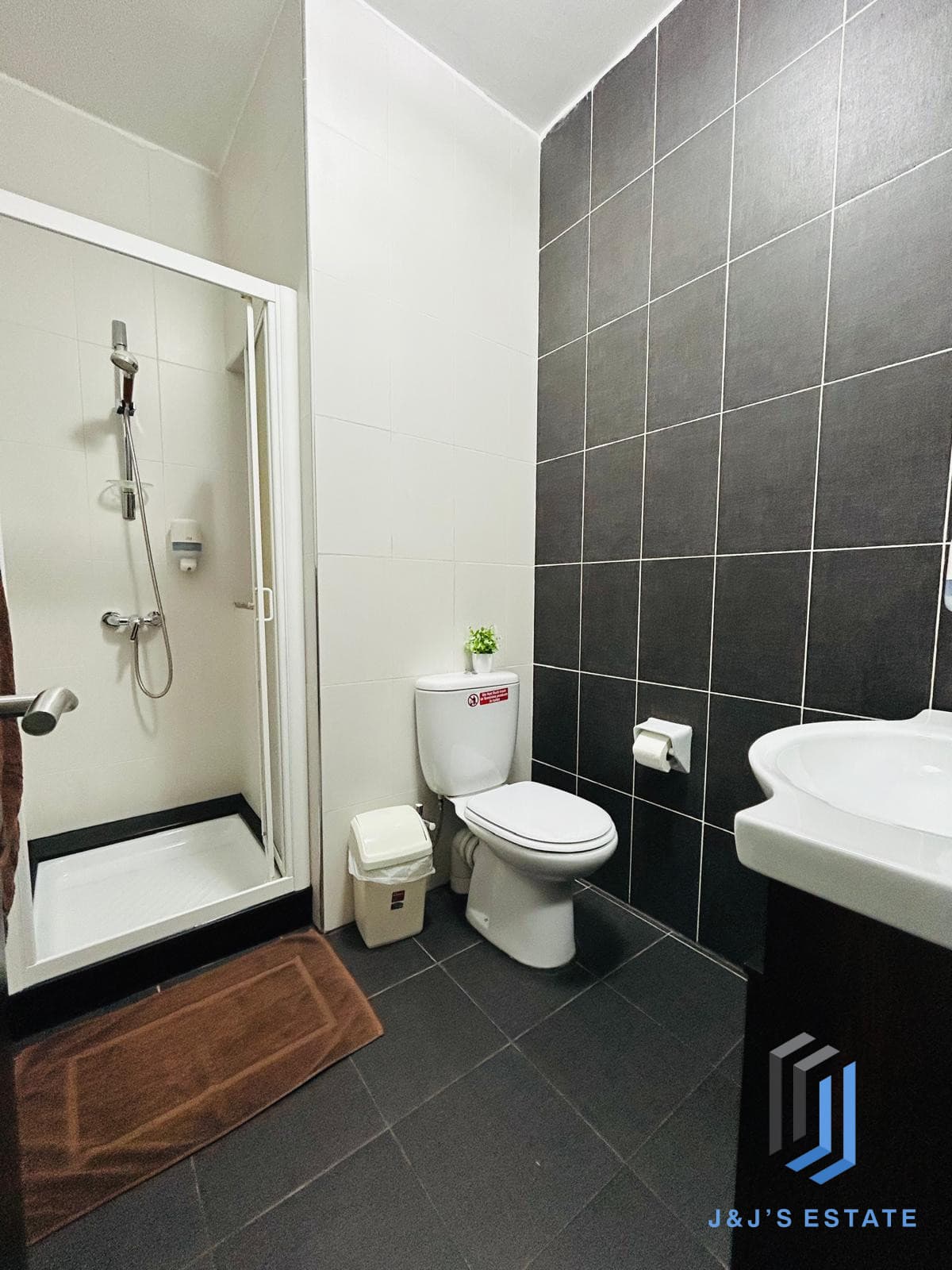Fully Furnished Two Bedroom Apartment in Central Gzira · 14