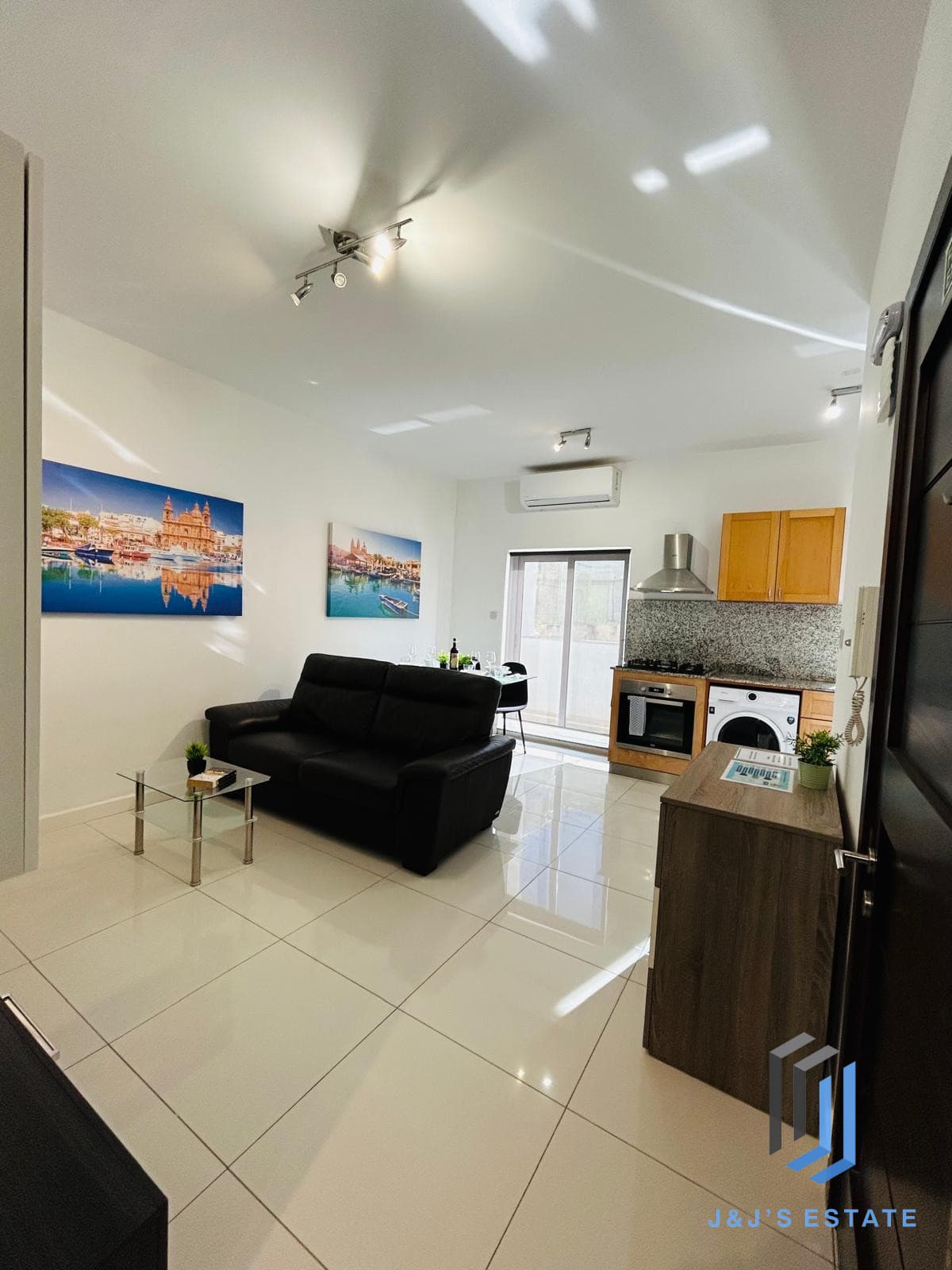 Fully Furnished Two Bedroom Apartment in Central Gzira · 4