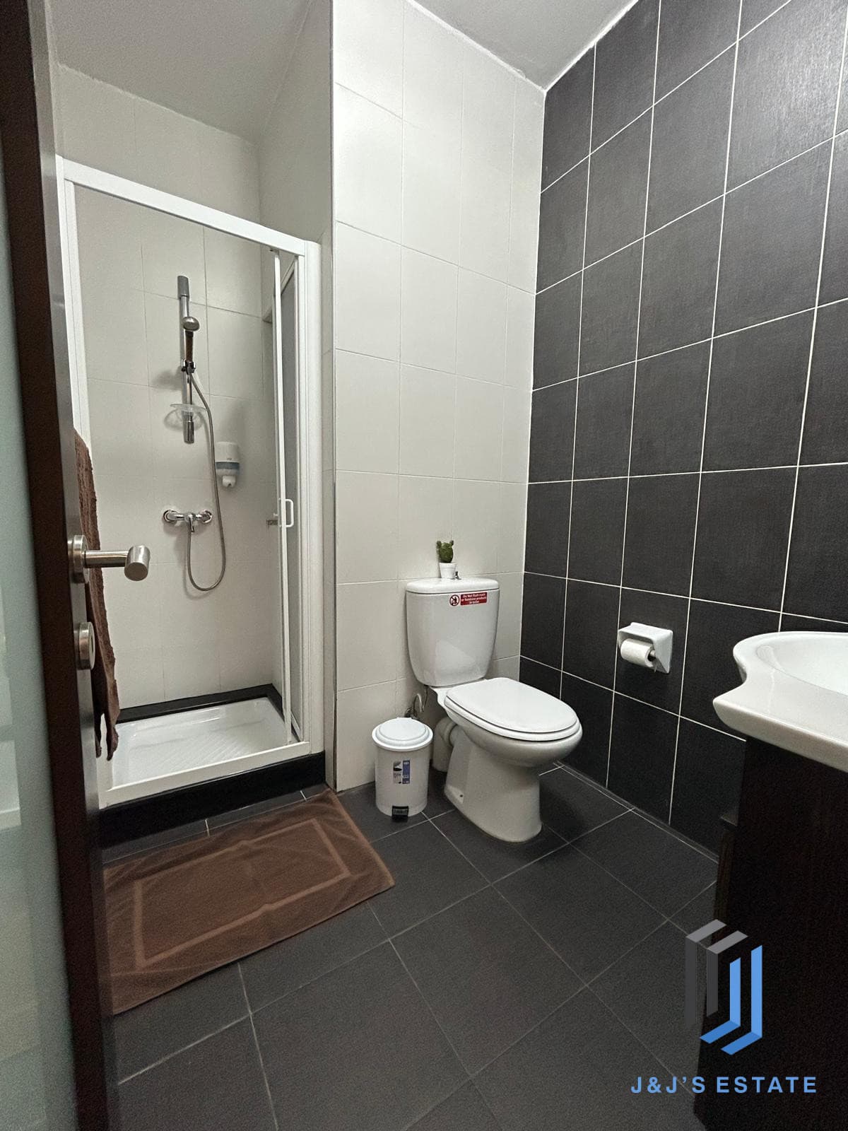 Spacious 2 Bedroom Apartment for Rent in Vibrant Gzira Area · 14