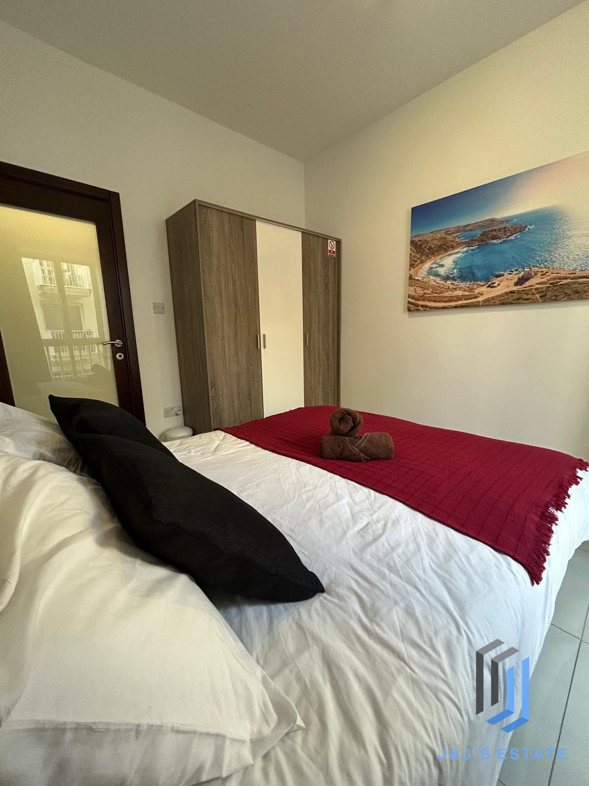 Spacious 2 Bedroom Apartment for Rent in Vibrant Gzira Area · 31