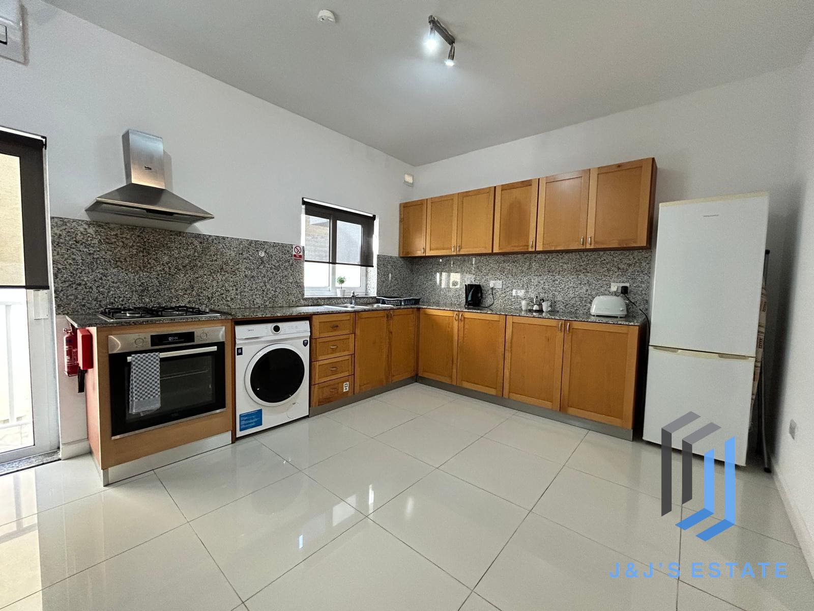 Spacious 2 Bedroom Apartment for Rent in Vibrant Gzira Area · 2