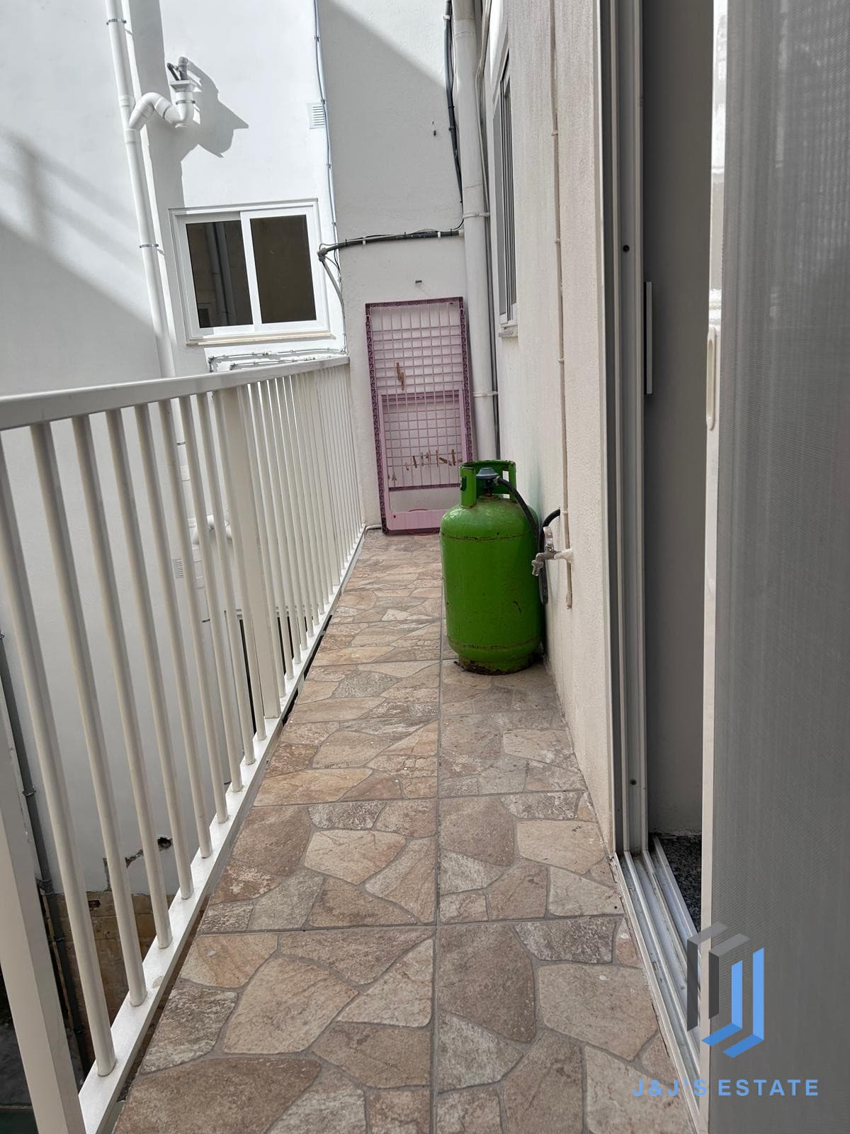 Spacious 2 Bedroom Apartment for Rent in Vibrant Gzira Area · 38