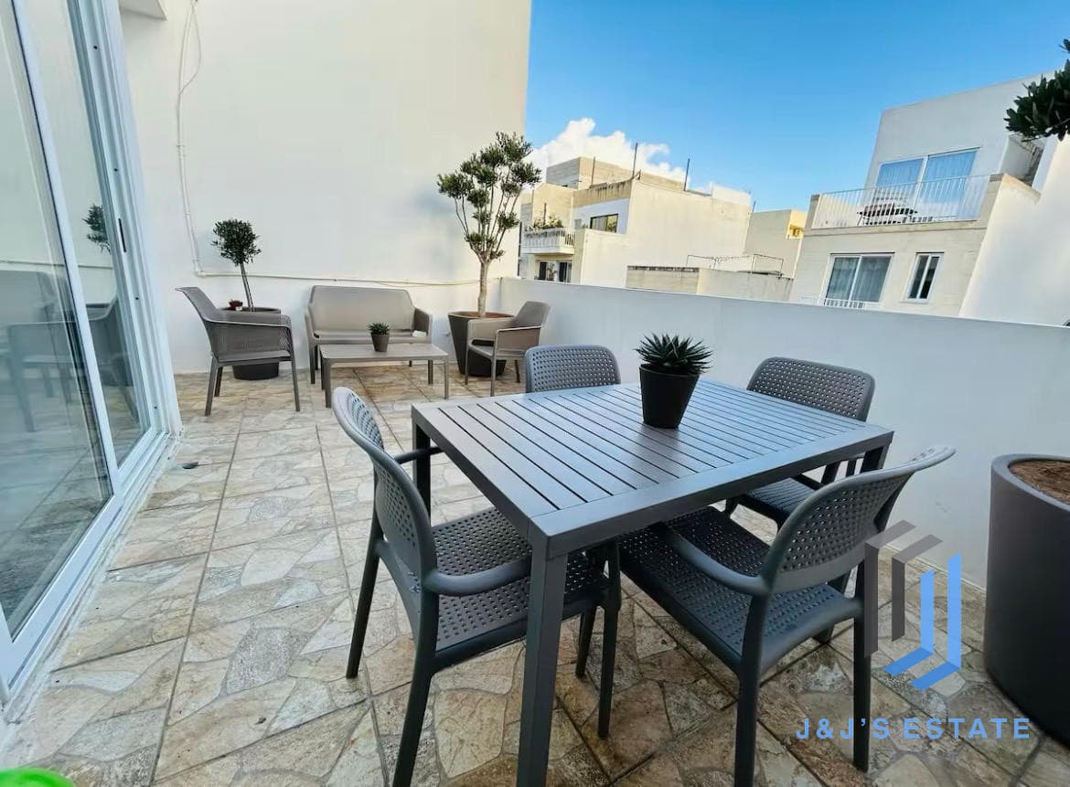 Spacious Gzira 1 Bedroom Penthouse for Rent